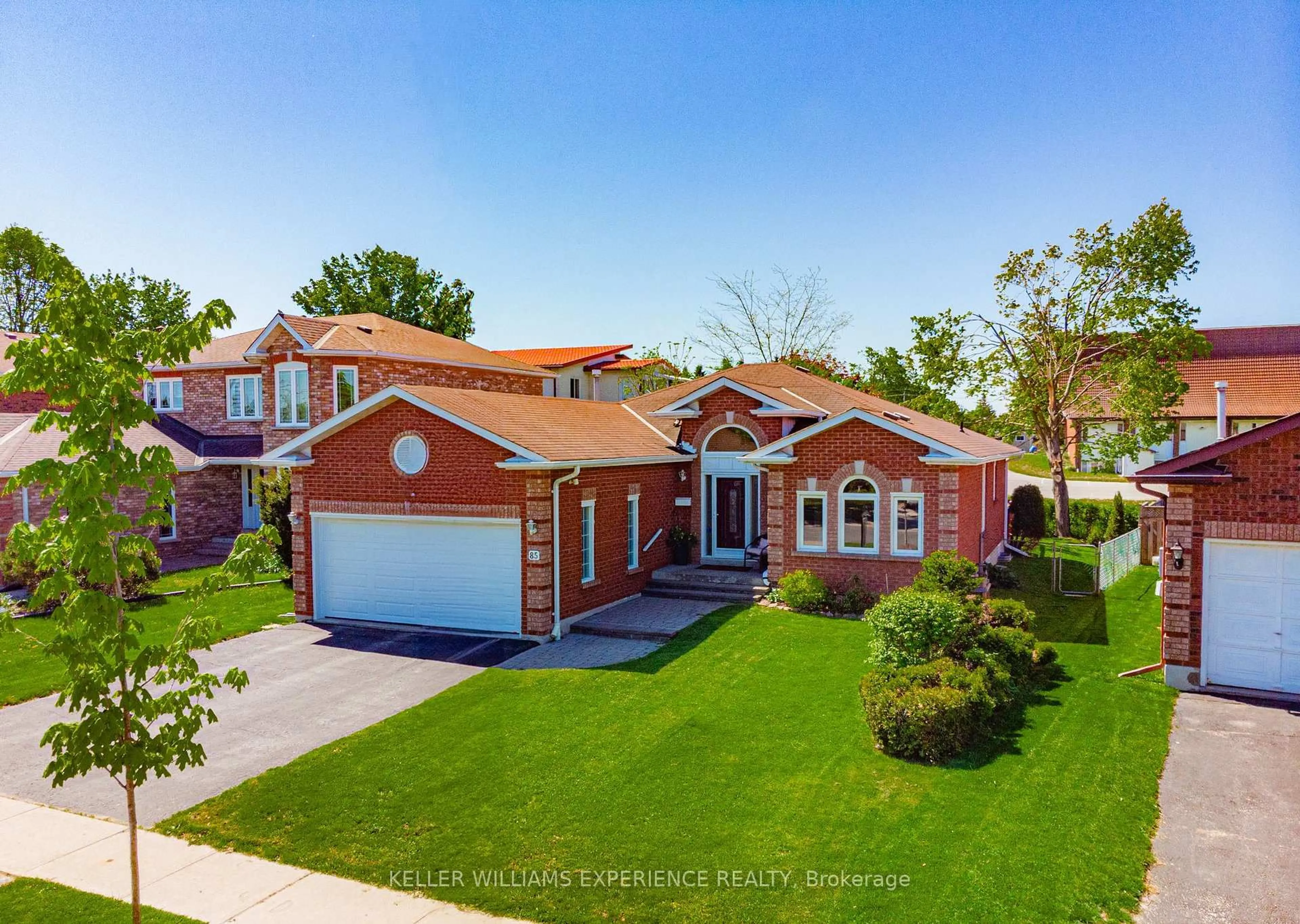 Home with brick exterior material, street for 85 Arthur Ave, Barrie Ontario L4M 6H6