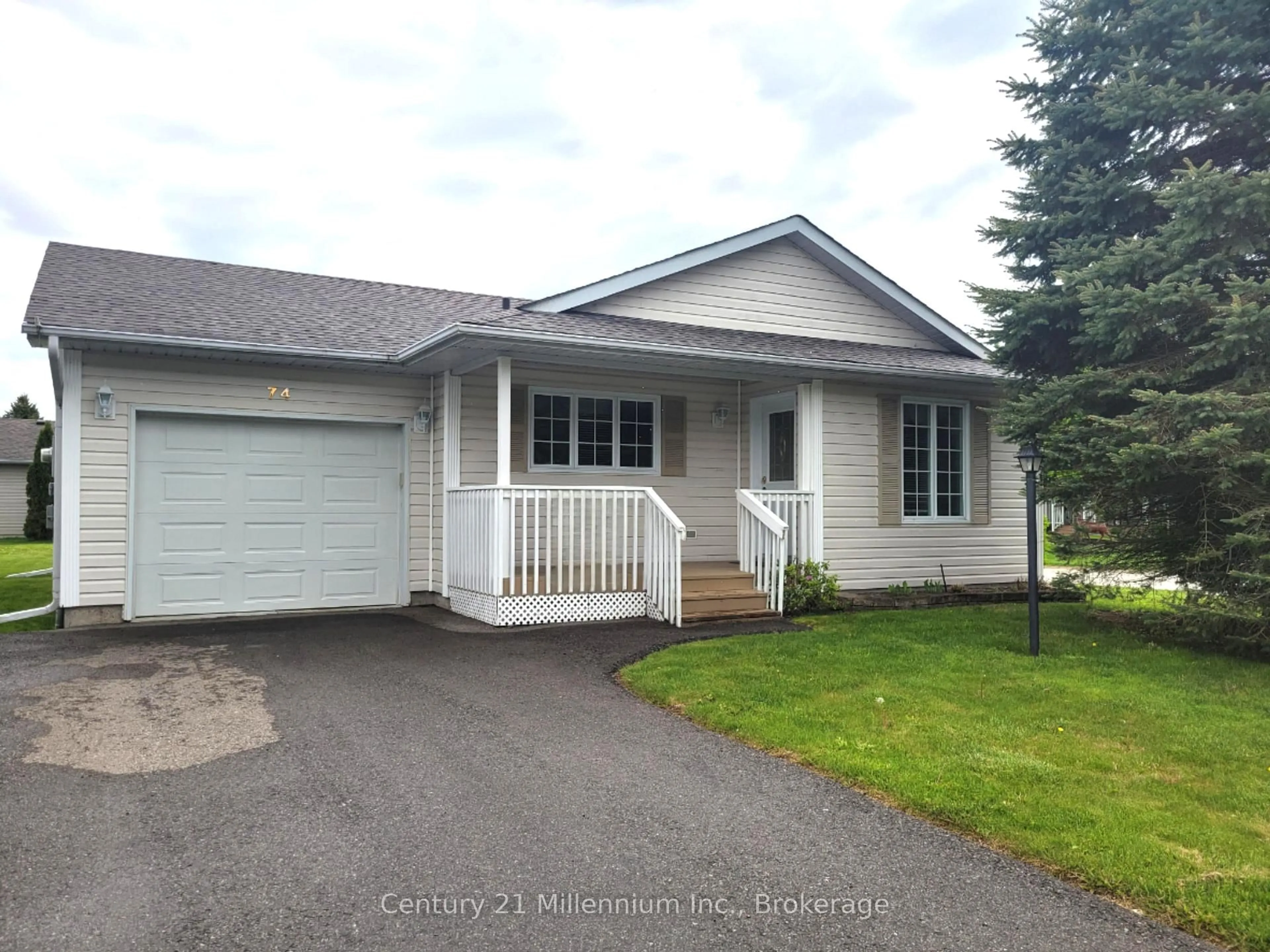 Home with vinyl exterior material, street for 74 Pennsylvania Ave, Wasaga Beach Ontario L9Z 3A8