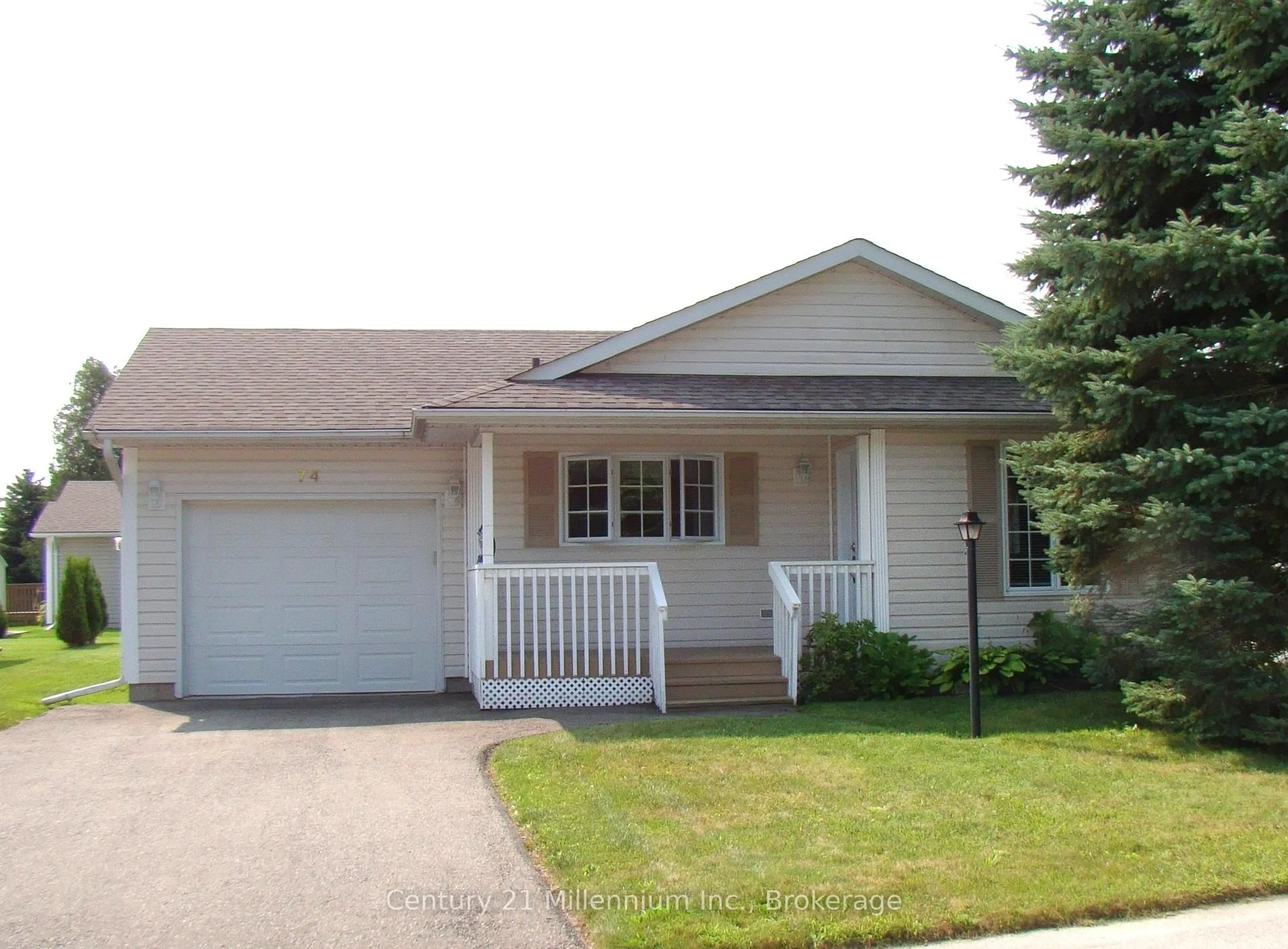 Home with vinyl exterior material, street for 74 Pennsylvania Ave, Wasaga Beach Ontario L9Z 3A8