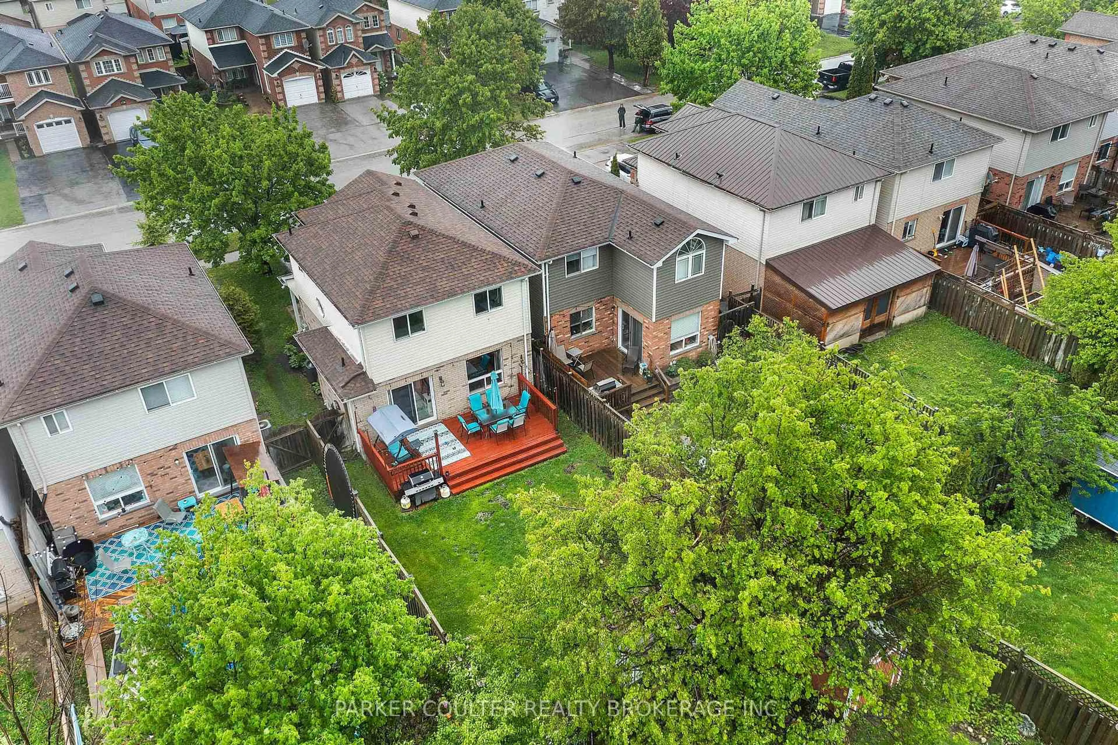 A pic from outside/outdoor area/front of a property/back of a property/a pic from drone, street for 173 Julia Cres, Orillia Ontario L3V 7W8
