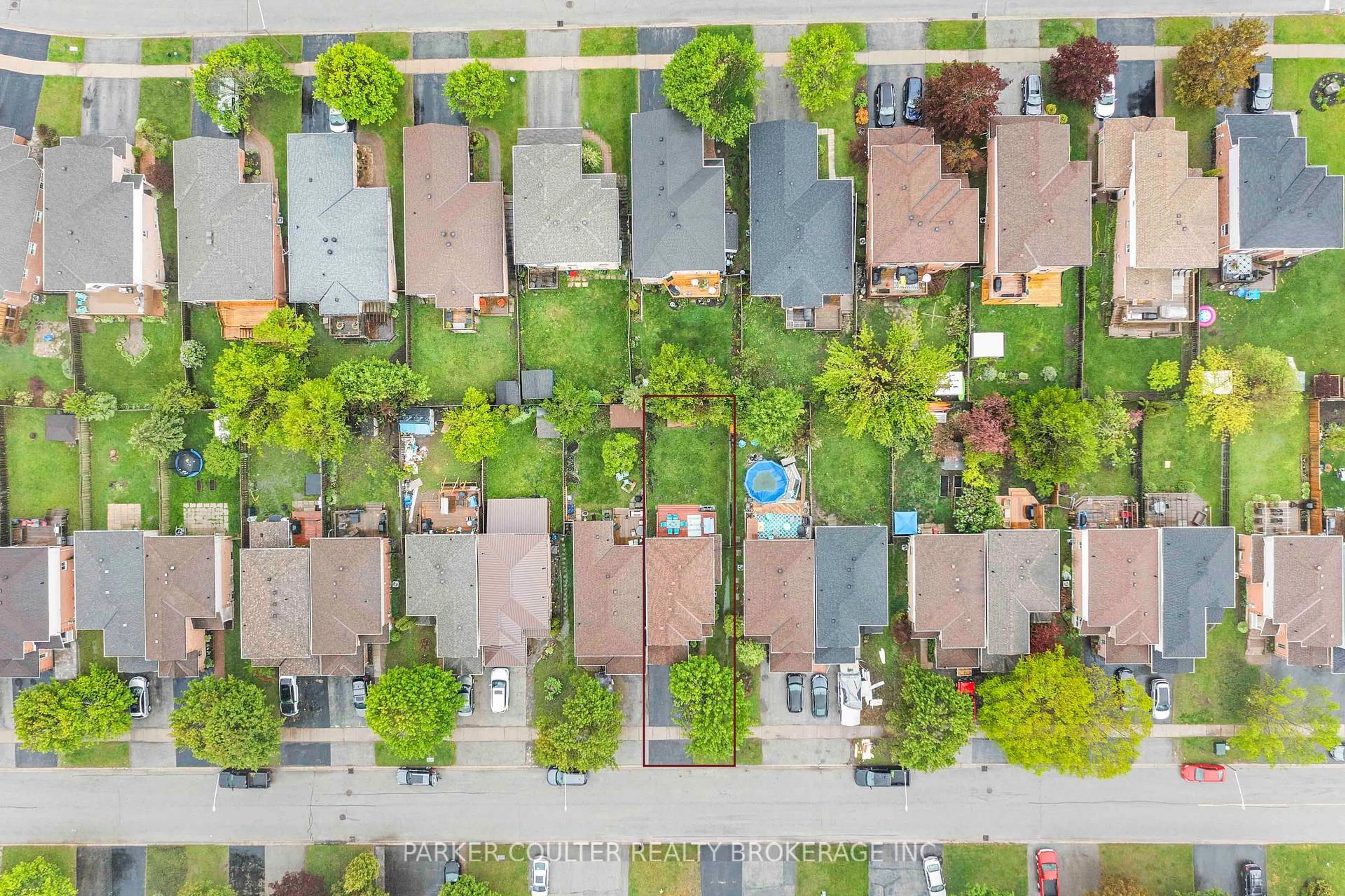 A pic from outside/outdoor area/front of a property/back of a property/a pic from drone, street for 173 Julia Cres, Orillia Ontario L3V 7W8