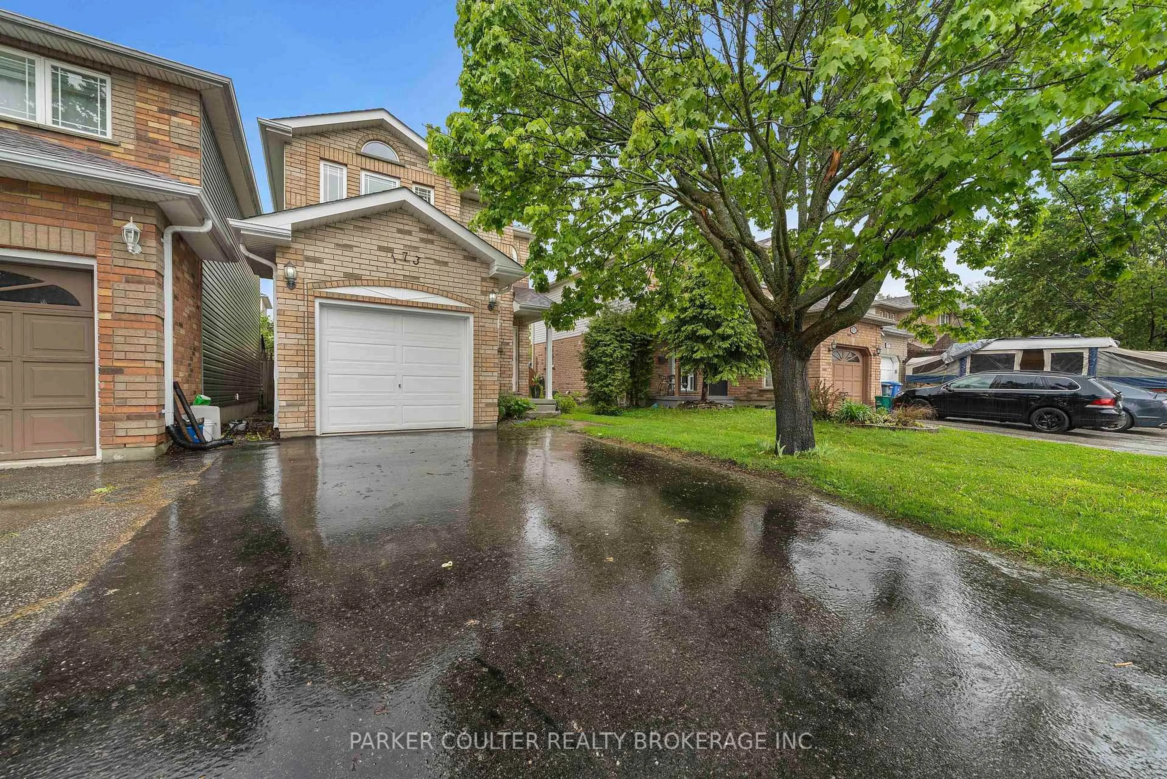 A pic from outside/outdoor area/front of a property/back of a property/a pic from drone, street for 173 Julia Cres, Orillia Ontario L3V 7W8
