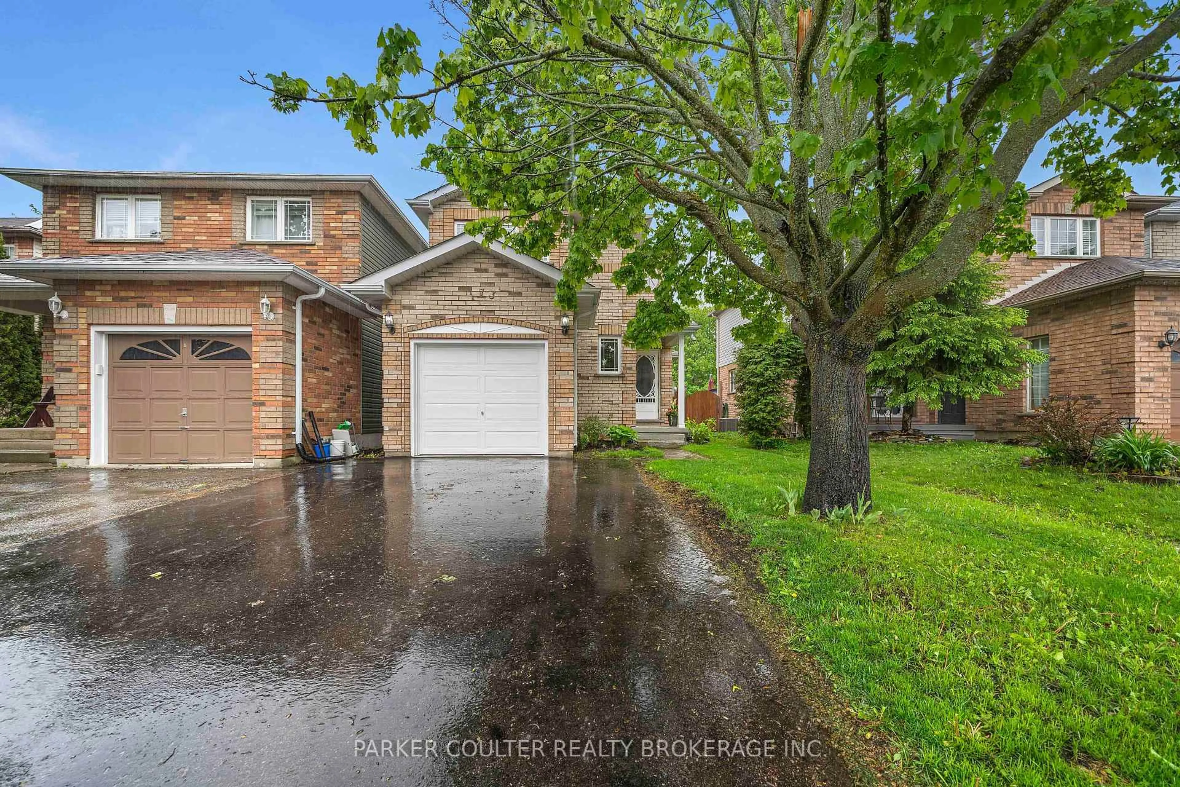 A pic from outside/outdoor area/front of a property/back of a property/a pic from drone, street for 173 Julia Cres, Orillia Ontario L3V 7W8