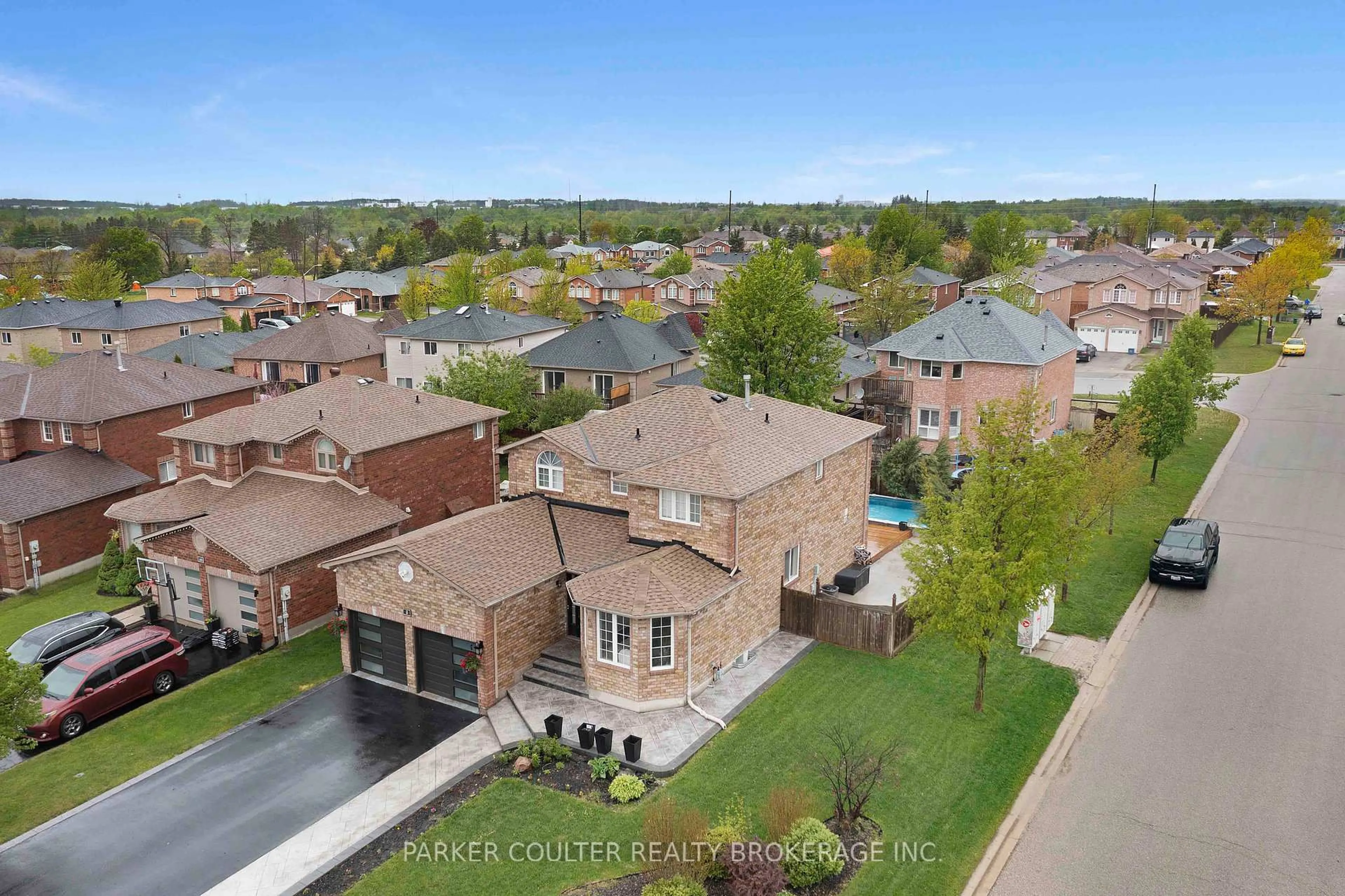 A pic from outside/outdoor area/front of a property/back of a property/a pic from drone, unknown for 2 Irene Dr, Barrie Ontario L4N 0Y7