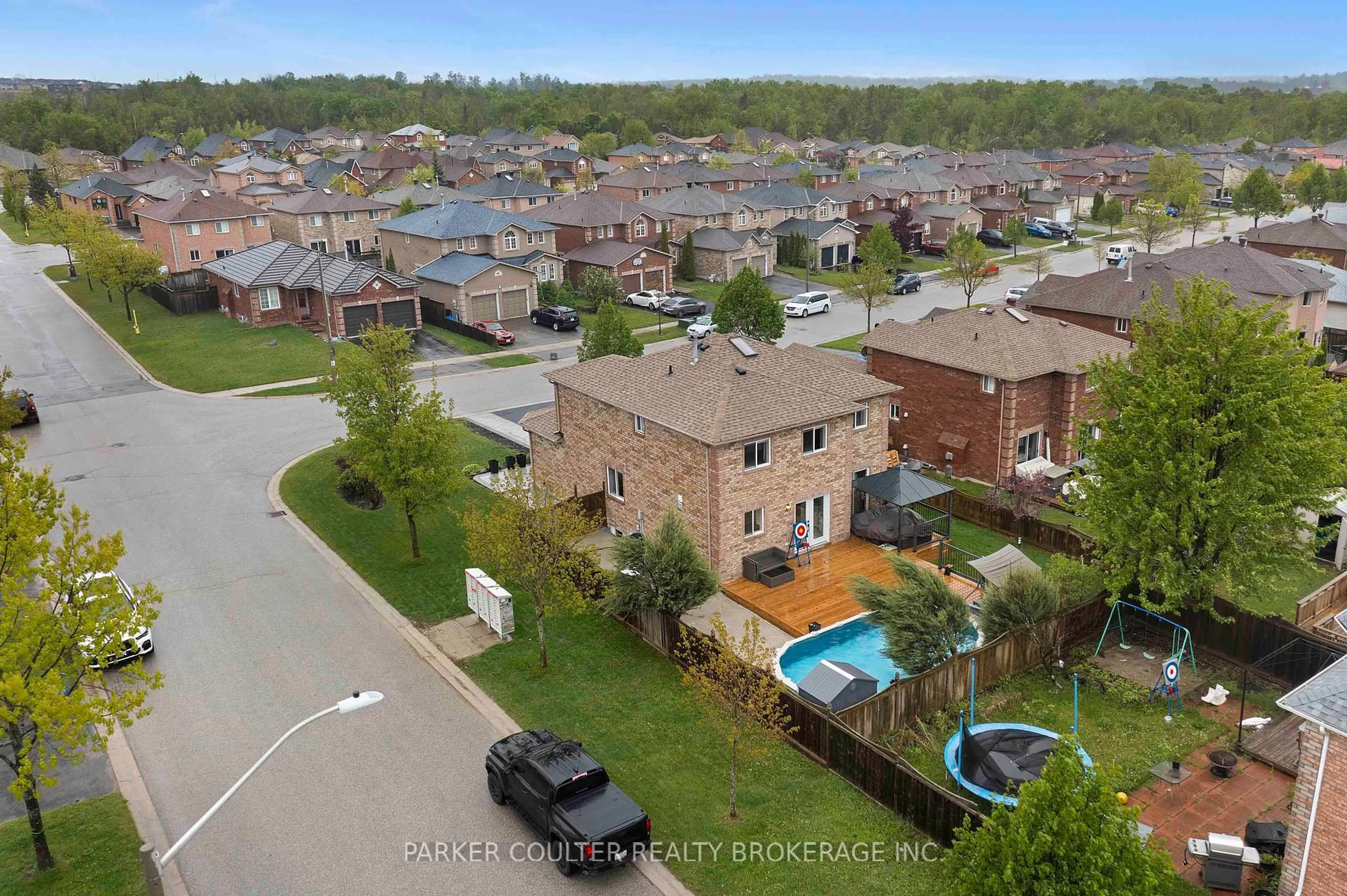 A pic from outside/outdoor area/front of a property/back of a property/a pic from drone, unknown for 2 Irene Dr, Barrie Ontario L4N 0Y7