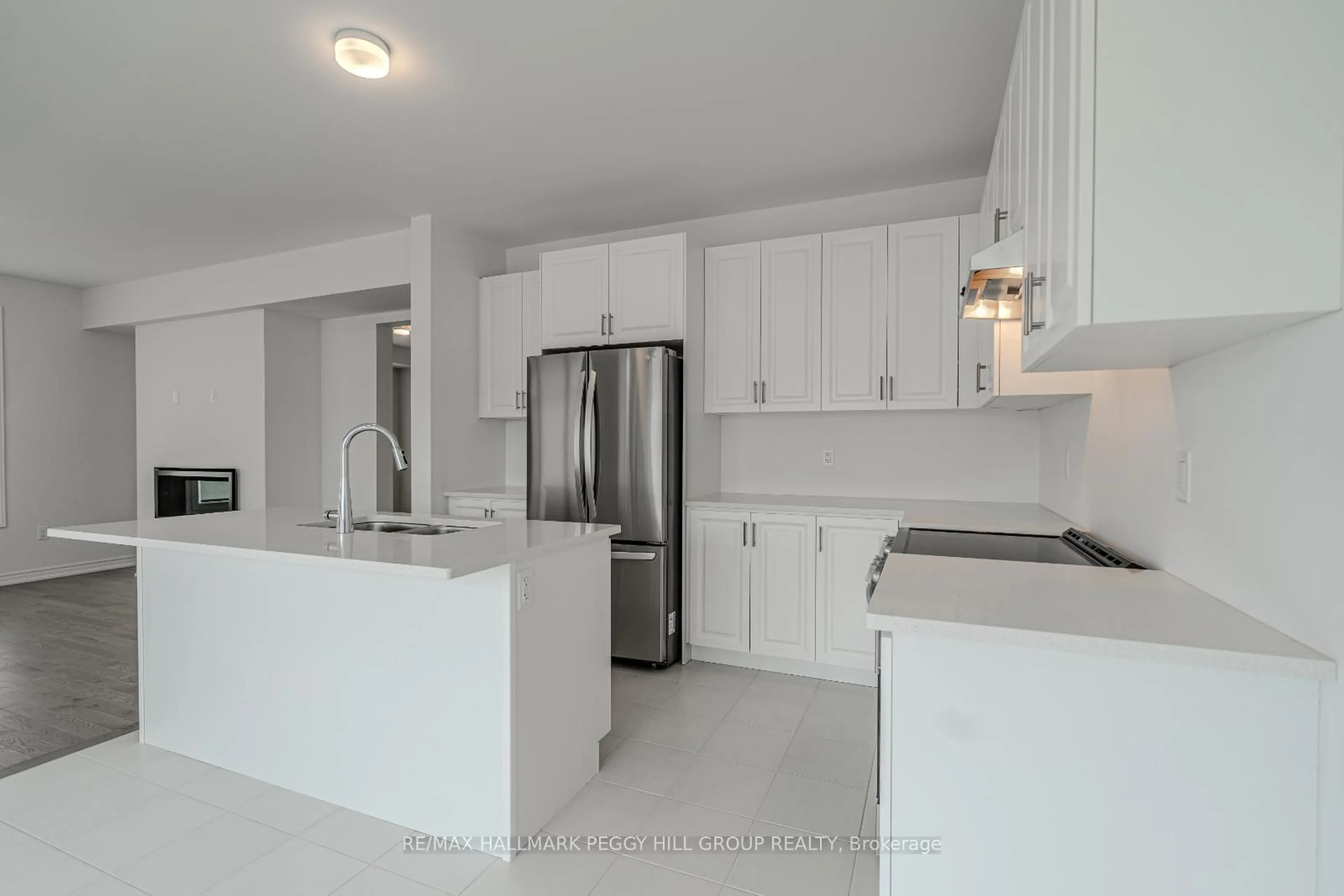 Open concept kitchen, ceramic/tile floor for 91 Thicketwood Ave, Barrie Ontario L9J 0W8