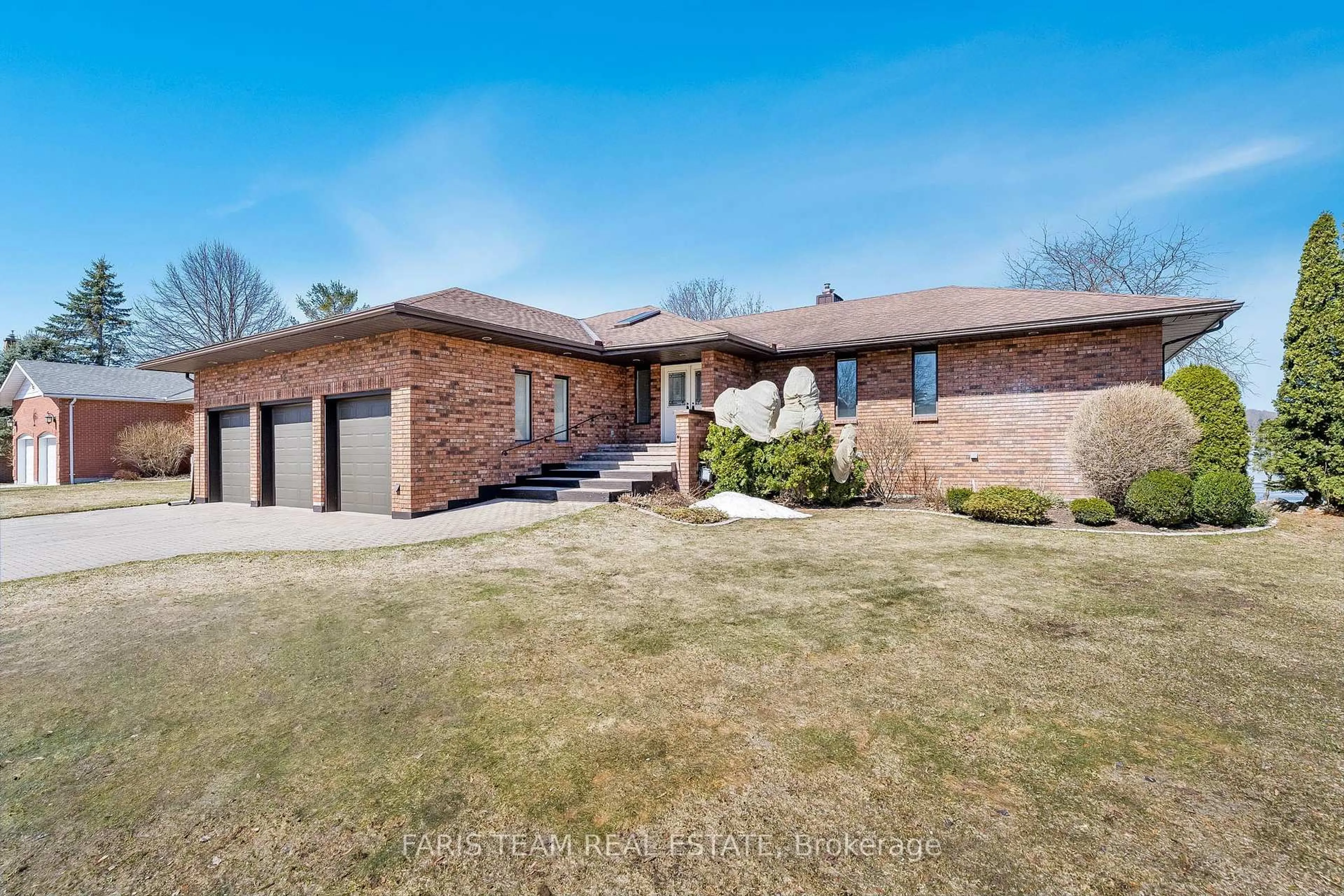 Home with brick exterior material, street for 16 Beck Blvd, Penetanguishene Ontario L9M 1C3