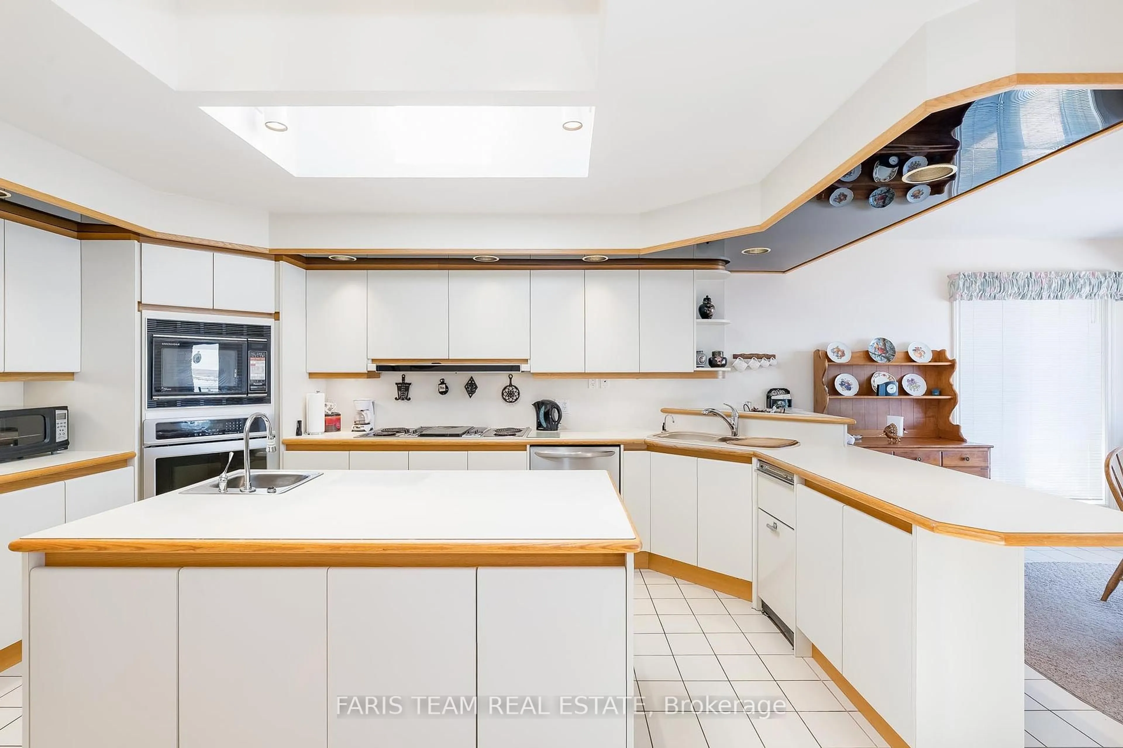 Contemporary kitchen, ceramic/tile floor for 16 Beck Blvd, Penetanguishene Ontario L9M 1C3