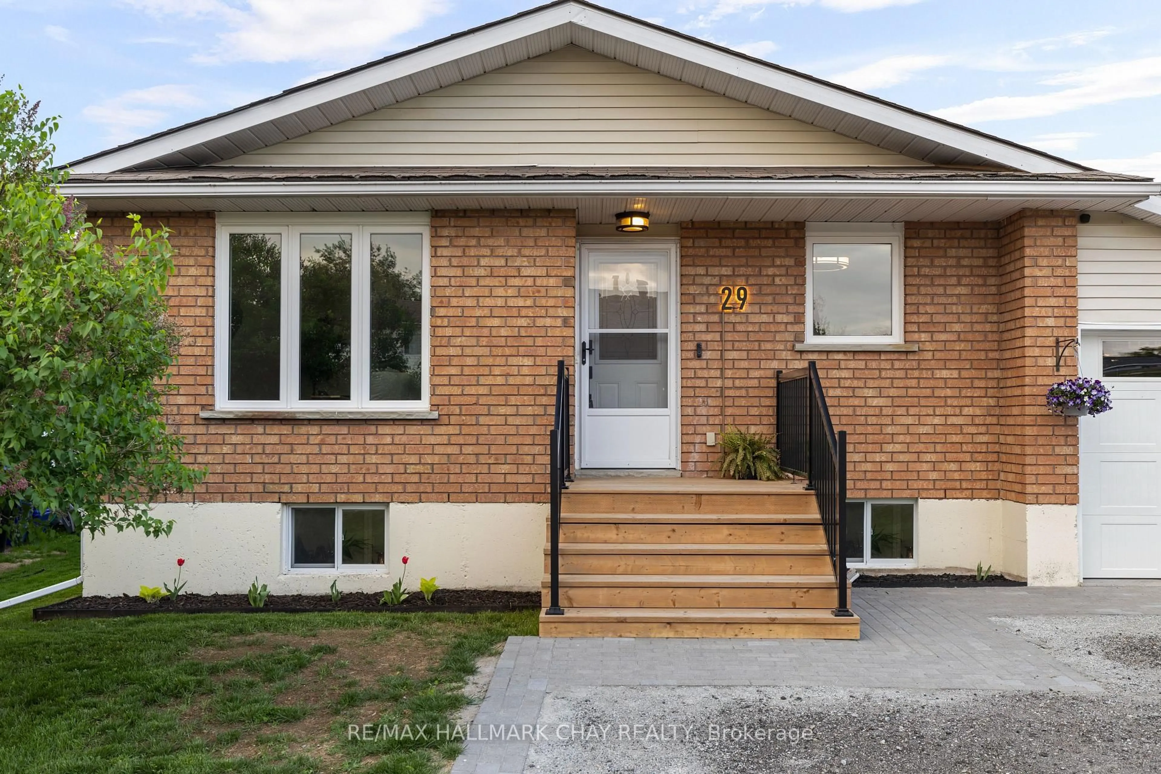 Home with brick exterior material, street for 29 Jennings Dr, Penetanguishene Ontario L9M 1K2