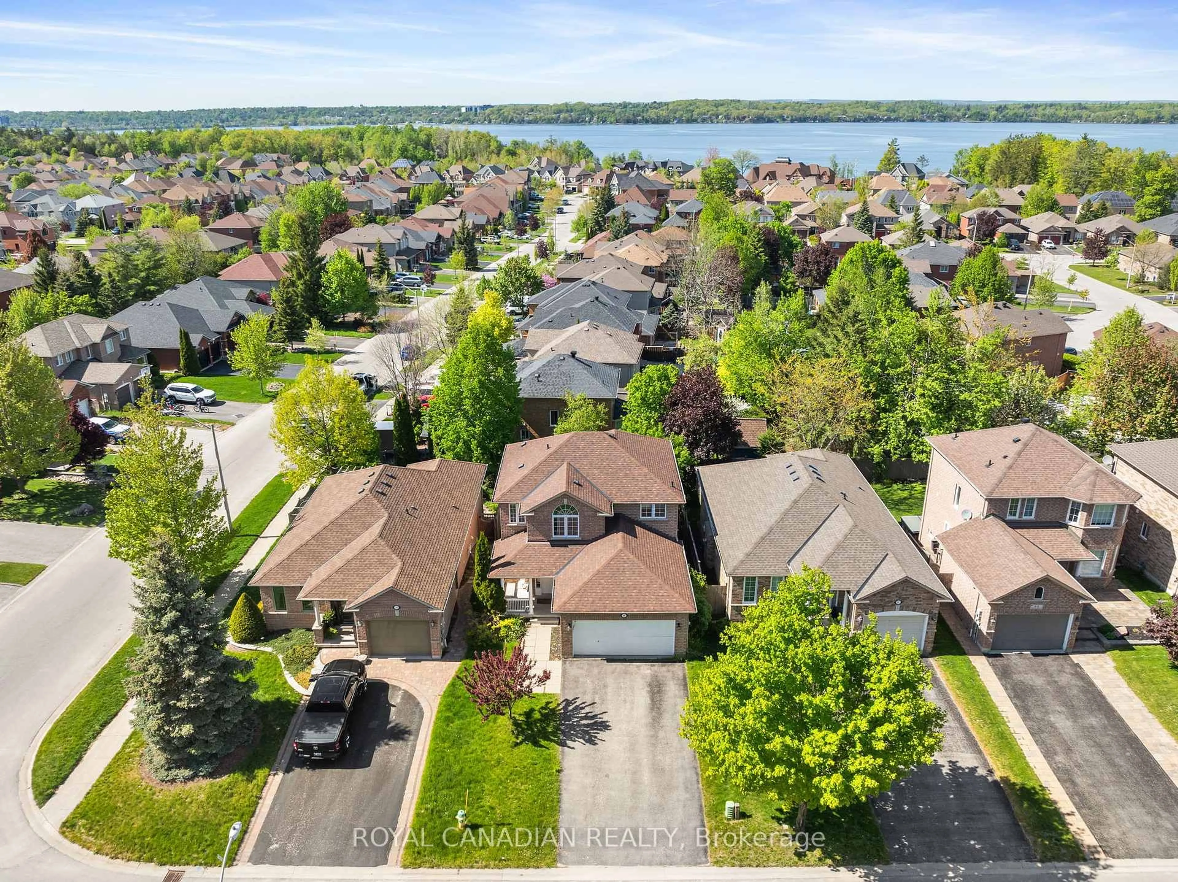 A pic from outside/outdoor area/front of a property/back of a property/a pic from drone, water/lake/river/ocean view for 60 Crimson Ridge Rd, Barrie Ontario L4N 0G7