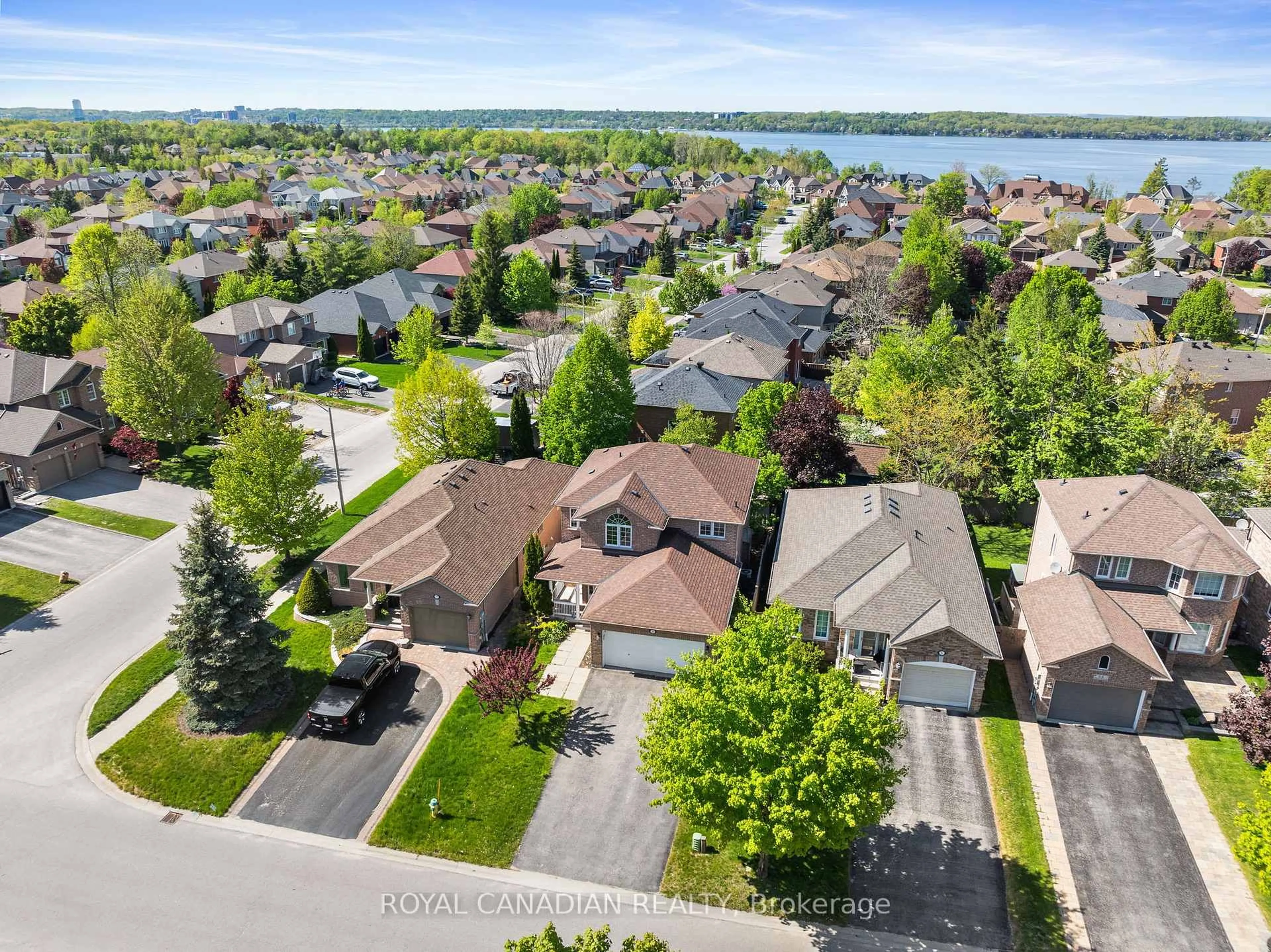 A pic from outside/outdoor area/front of a property/back of a property/a pic from drone, water/lake/river/ocean view for 60 Crimson Ridge Rd, Barrie Ontario L4N 0G7