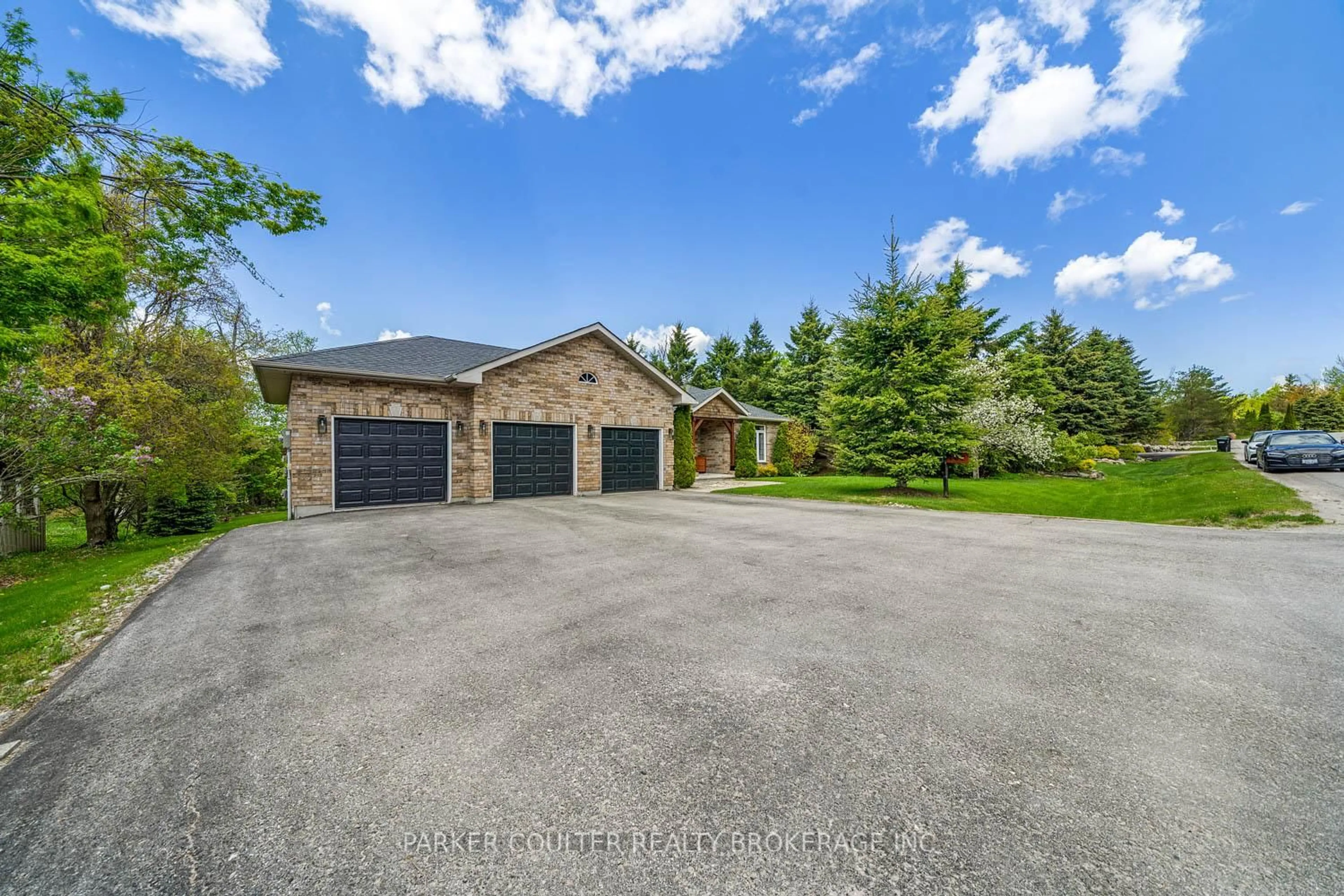 A pic from outside/outdoor area/front of a property/back of a property/a pic from drone, street for 102 Highland Dr, Oro-Medonte Ontario L0L 2L0