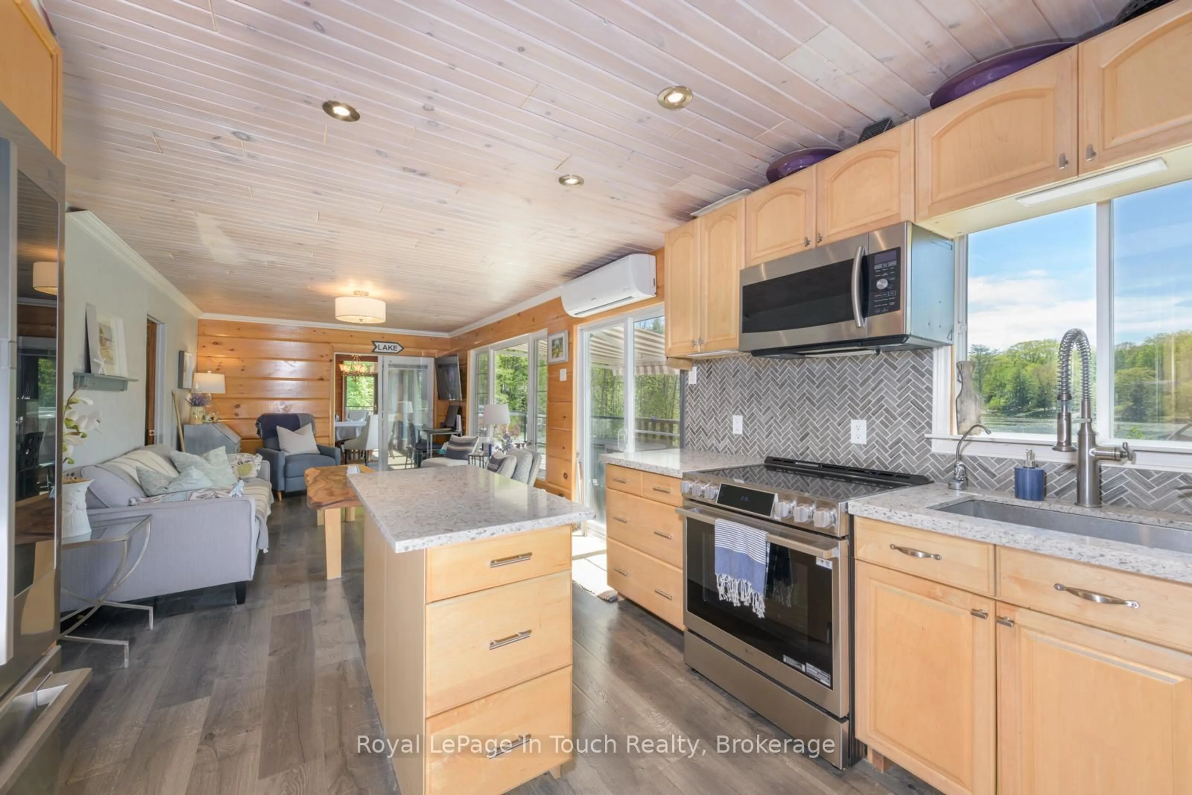 Open concept kitchen, unknown for 2804 Janes Lane, Severn Ontario L0K 1E0