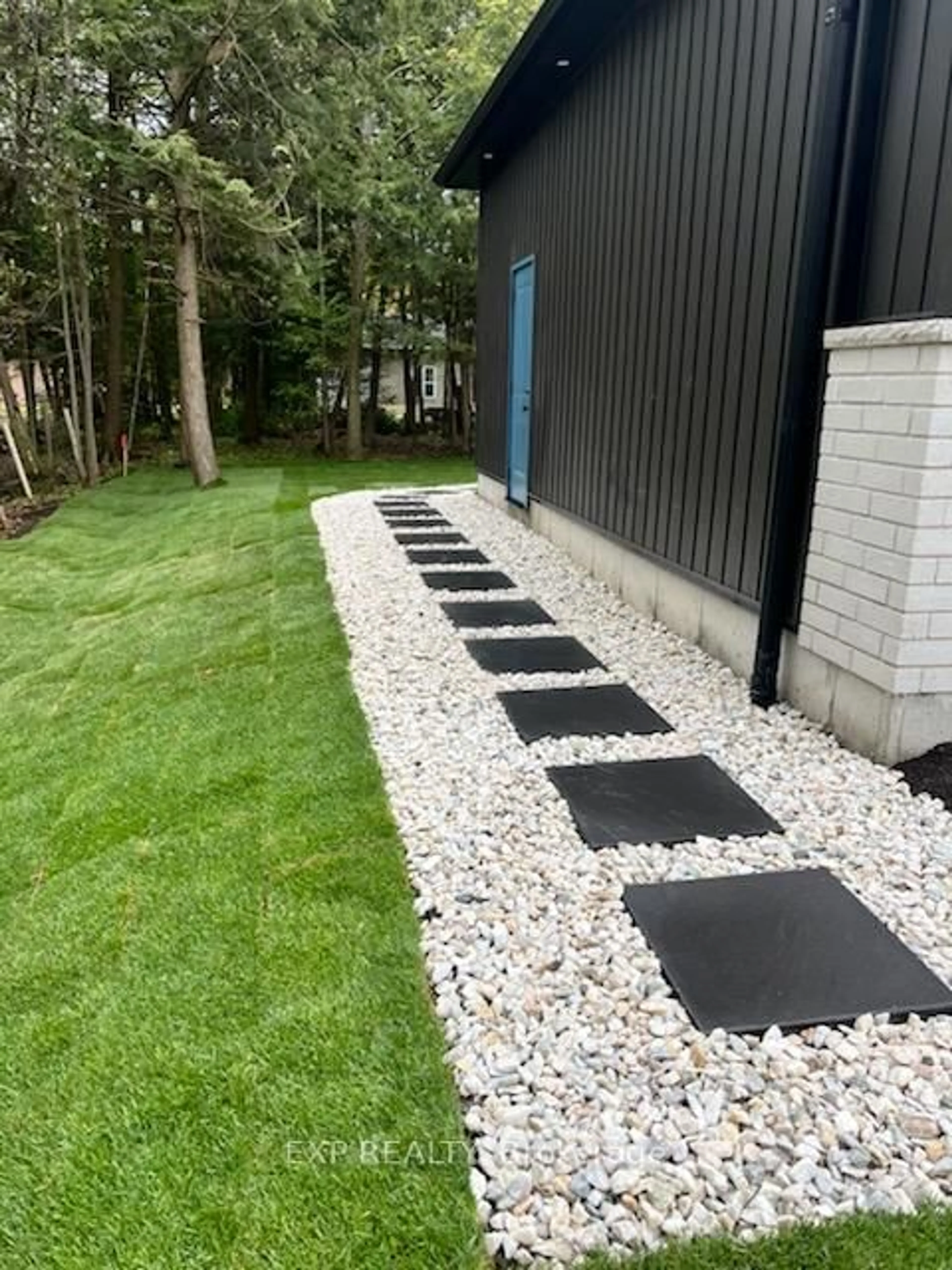 Patio, street for 48 Iroquois Cres, Tiny Ontario L9M 0C6