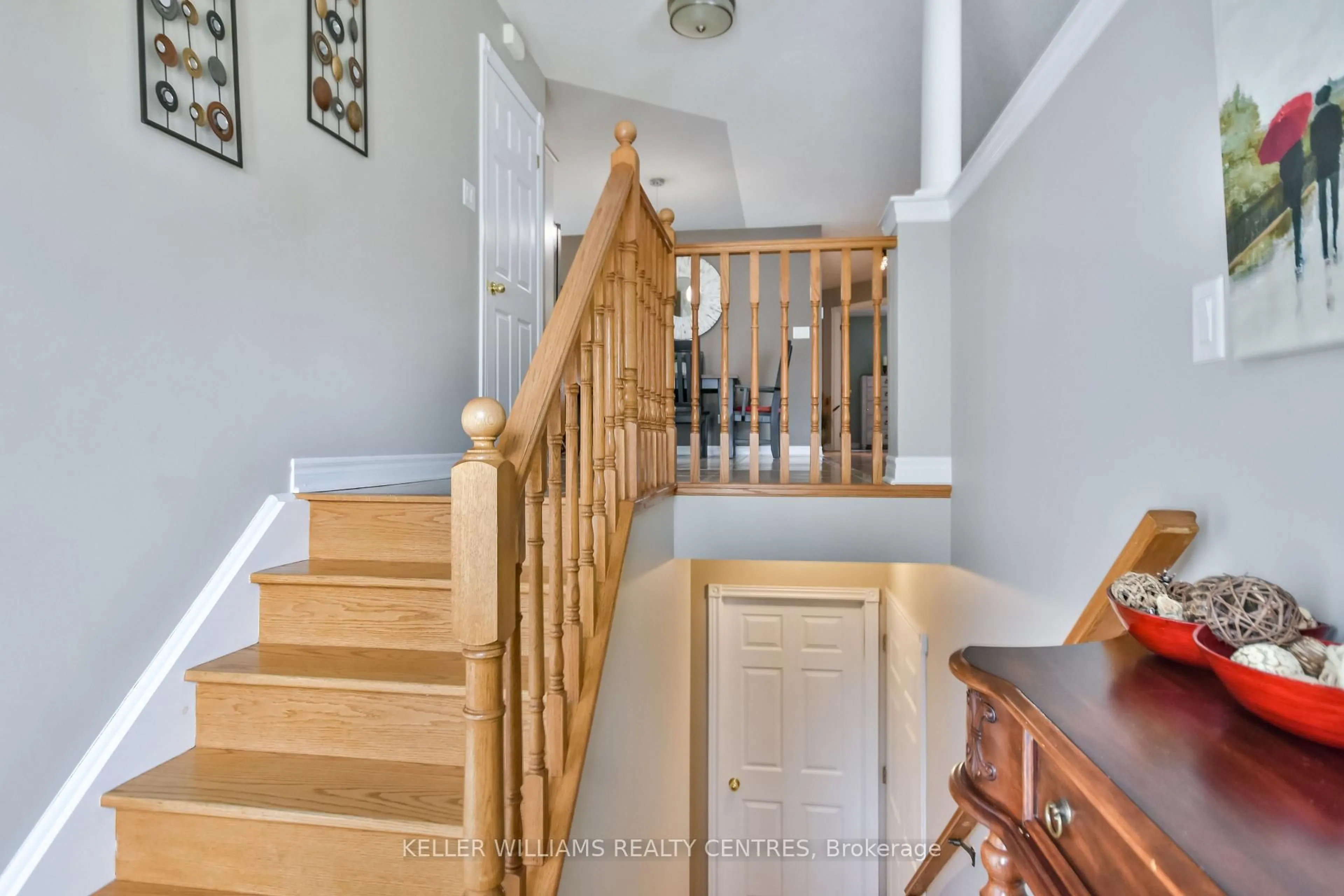 Stairs for 218 Lamont Crt, Clearview Ontario L0M 1S0