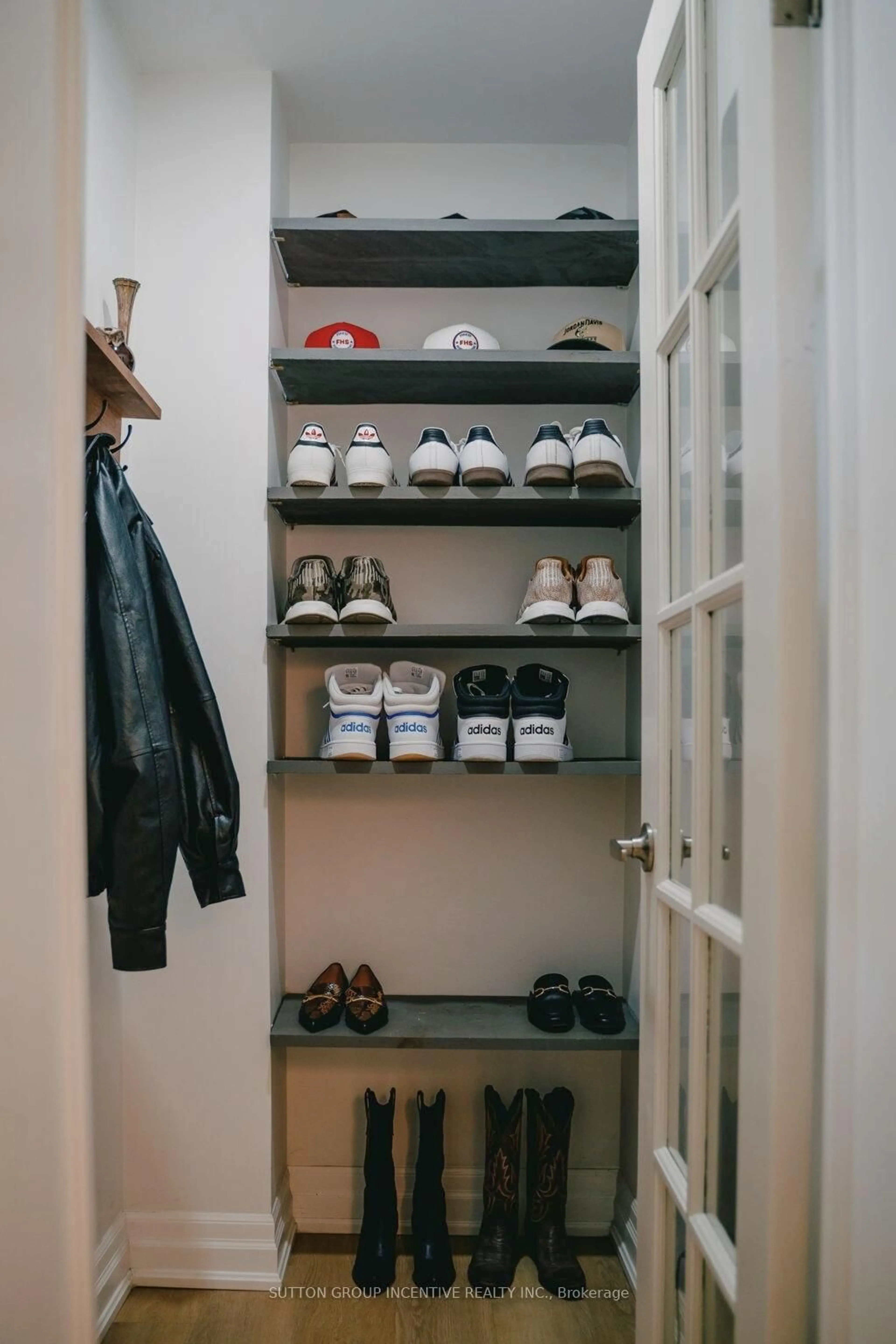 Storage room or clothes room or walk-in closet for 6168 Penetanguishene Rd, Springwater Ontario L0L 1P0