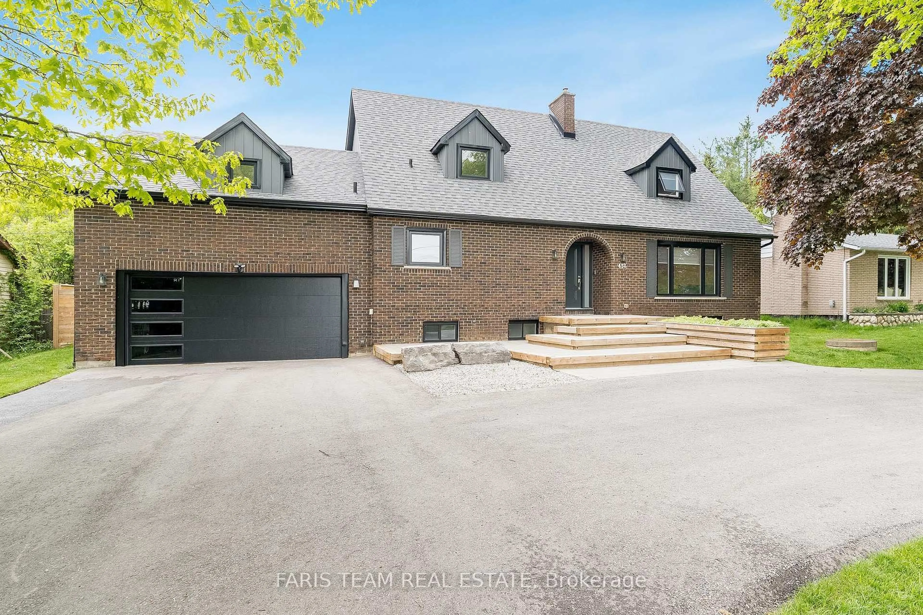 Home with brick exterior material, street for 432 Edgehill Dr, Barrie Ontario L4N 9X4