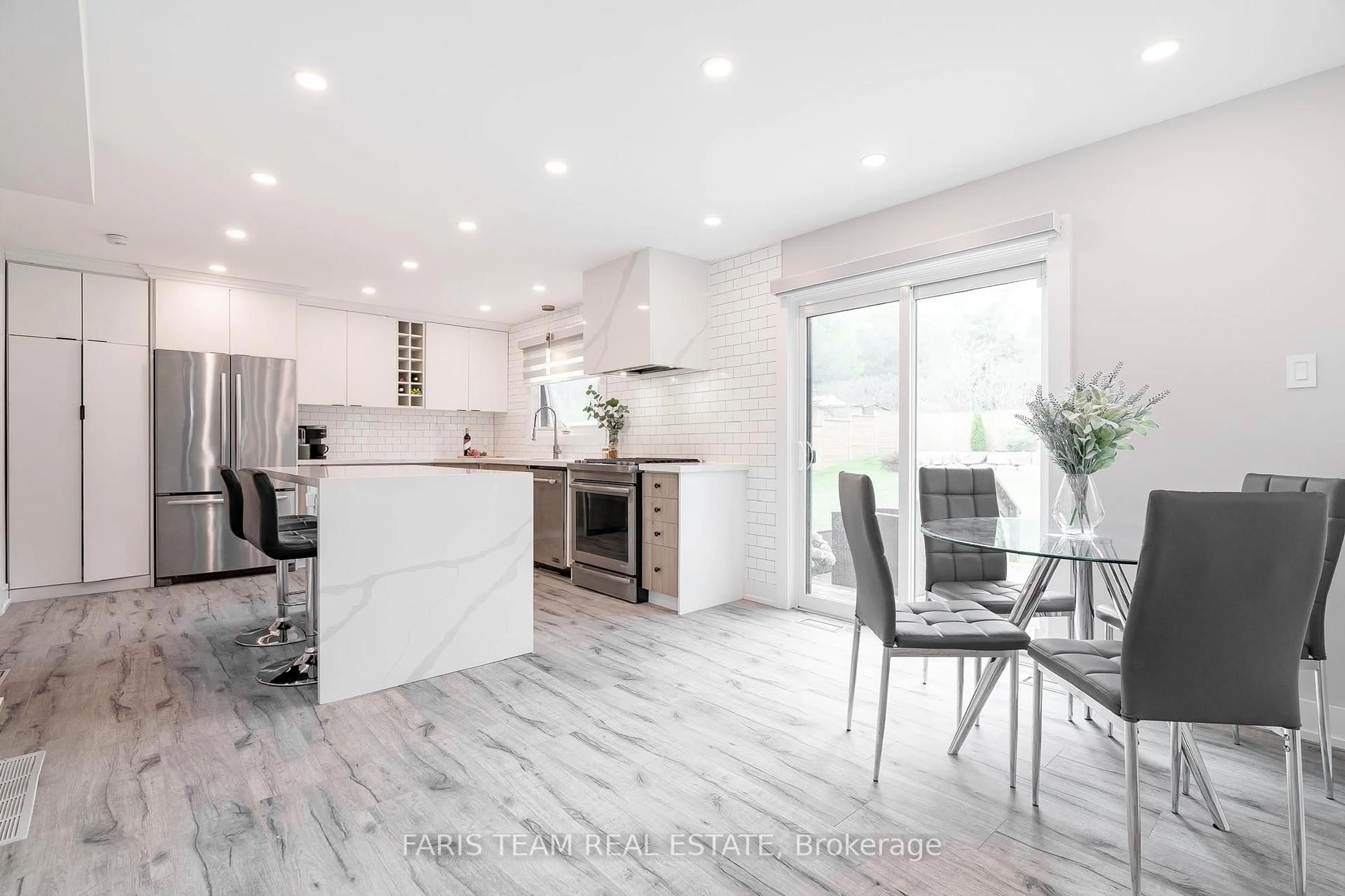 Open concept kitchen, unknown for 432 Edgehill Dr, Barrie Ontario L4N 9X4