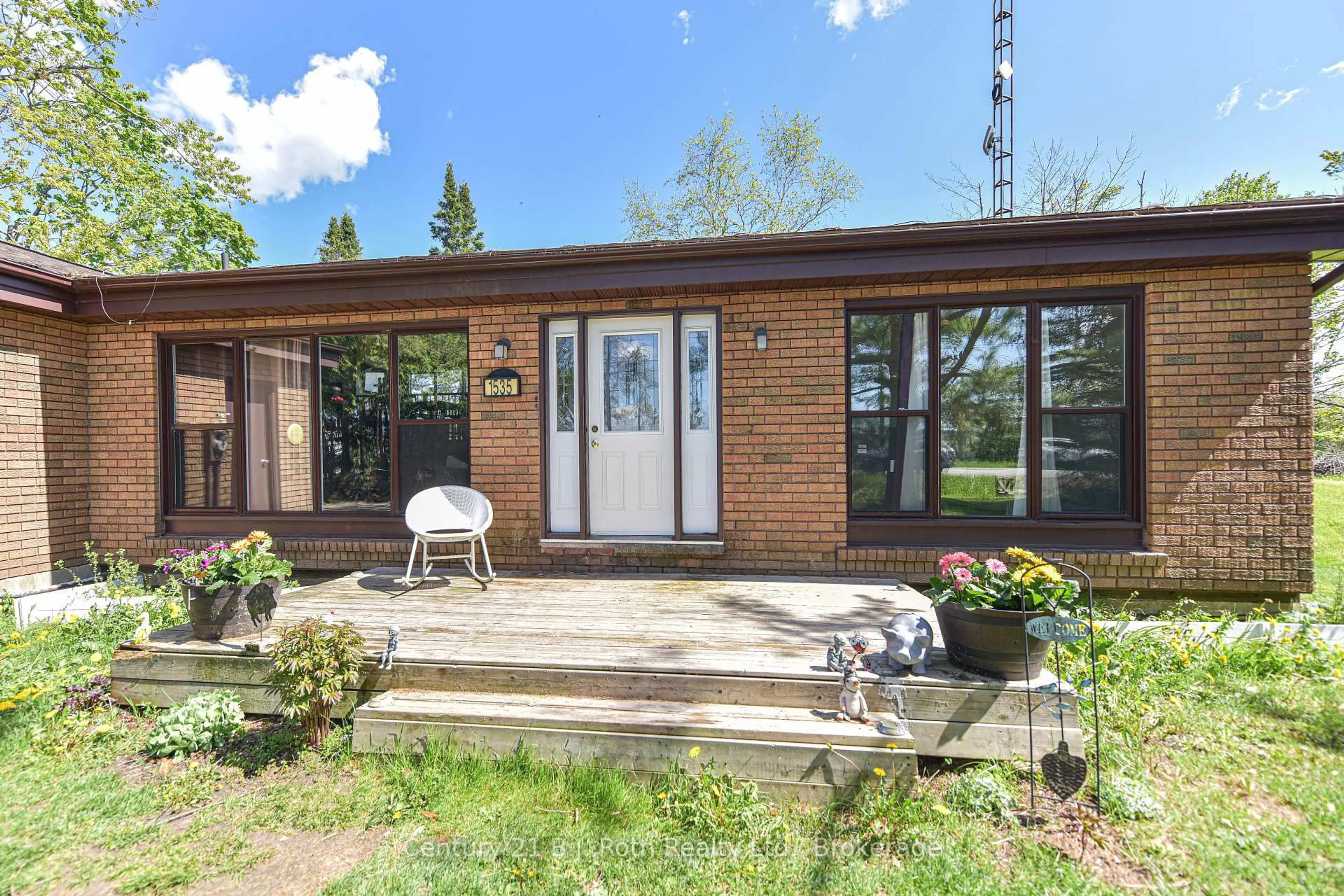 Patio, unknown for 1535 15/16 Sdrd, Oro-Medonte Ontario L0L 1T0