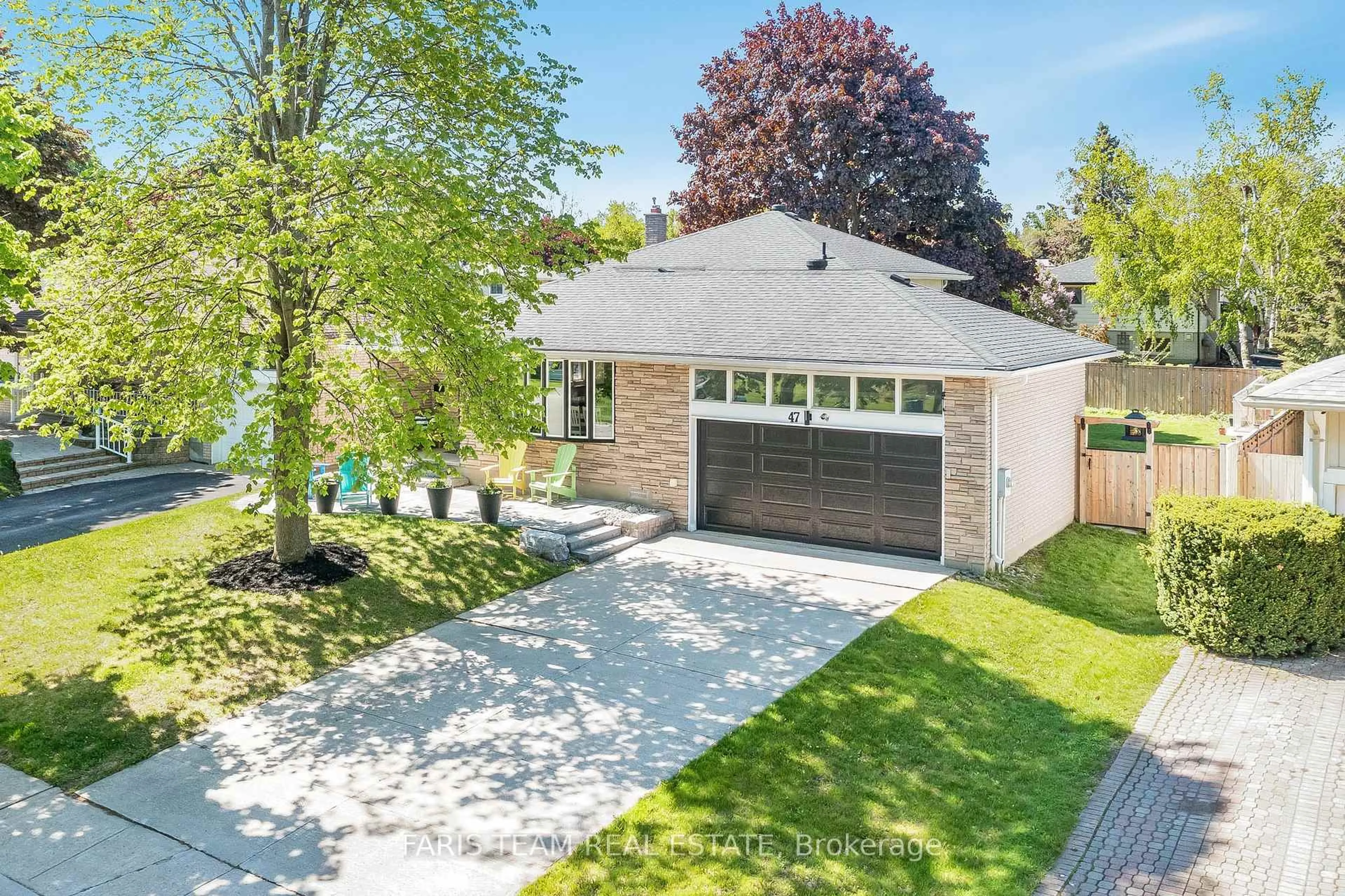 Home with brick exterior material, street for 47 Springhome Rd, Barrie Ontario L4N 2W6