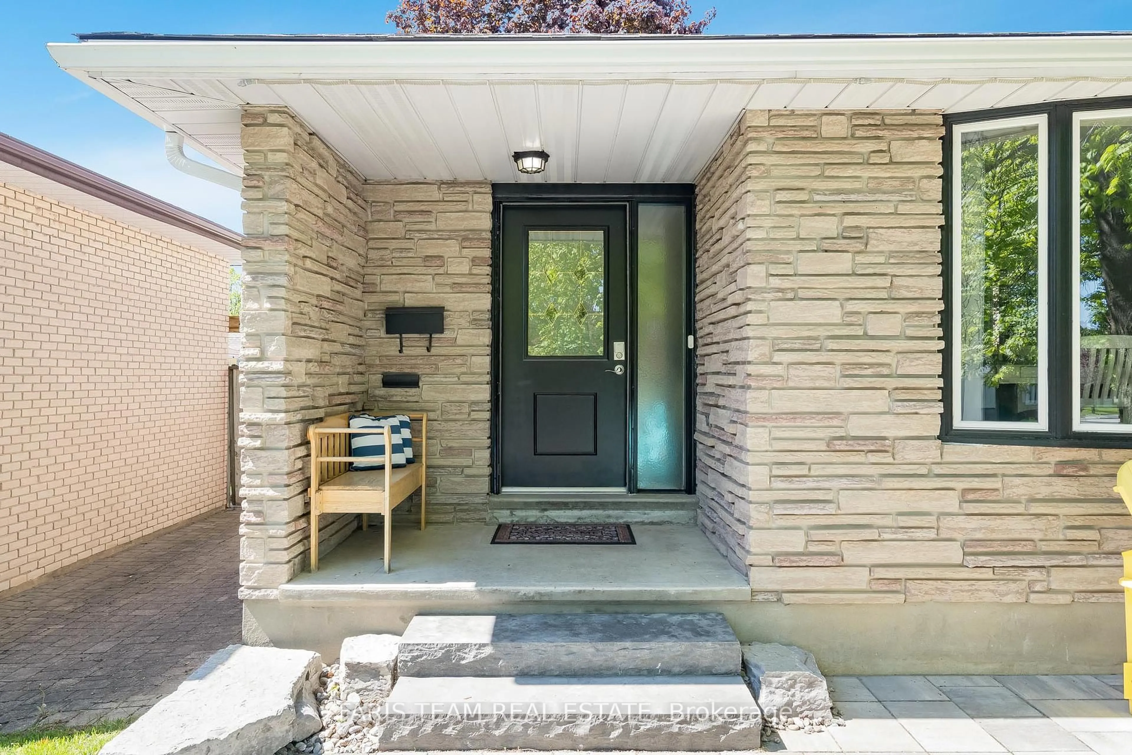 Unknown for 47 Springhome Rd, Barrie Ontario L4N 2W6