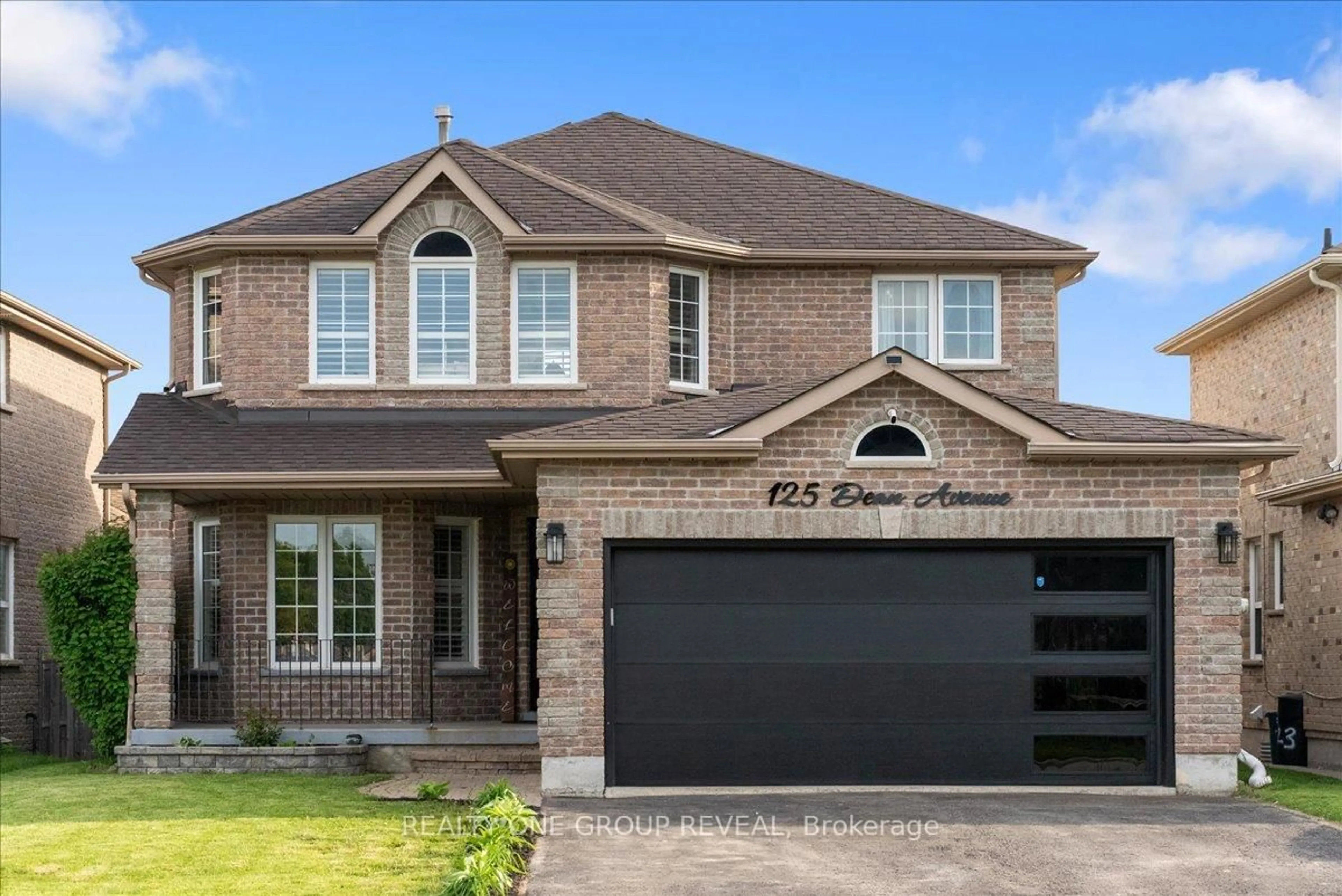 Home with brick exterior material, street for 125 Dean Ave, Barrie Ontario L4N 0V4