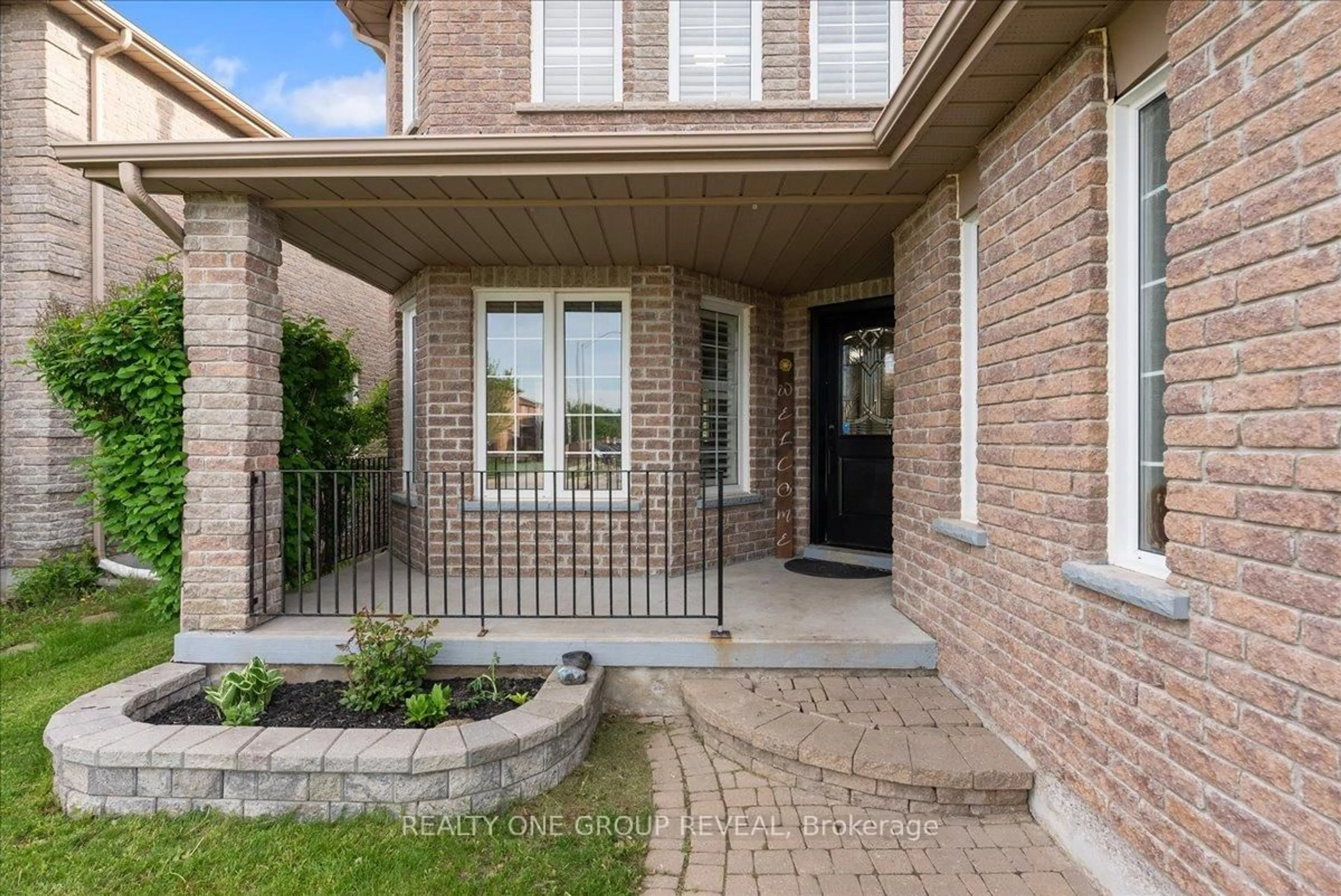 Home with brick exterior material, street for 125 Dean Ave, Barrie Ontario L4N 0V4