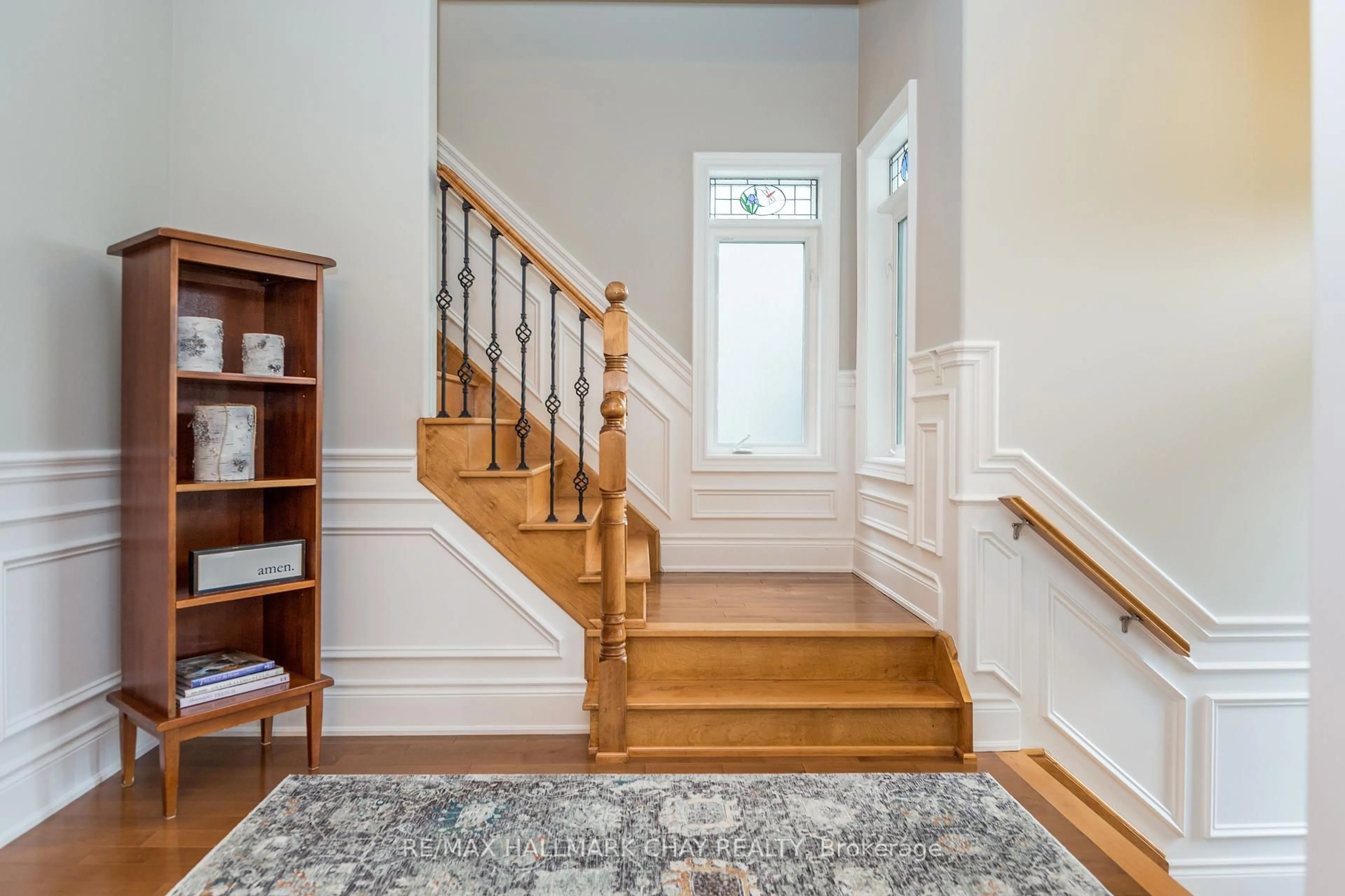 Indoor entryway for 6 Orsi Crt, Barrie Ontario L4N 0C7