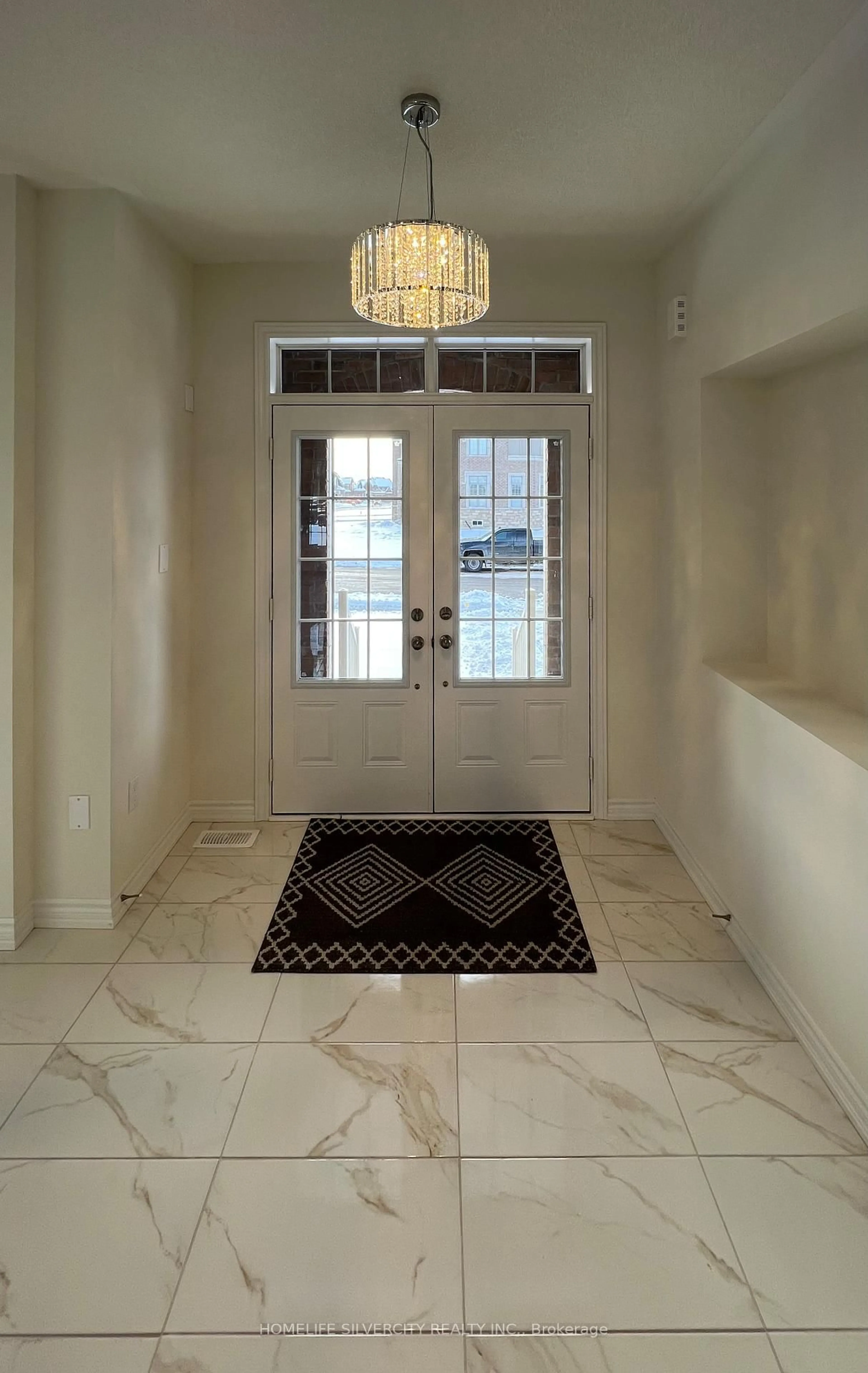 Indoor entryway for 115 Rugman Cres, Springwater Ontario L9X 2A5