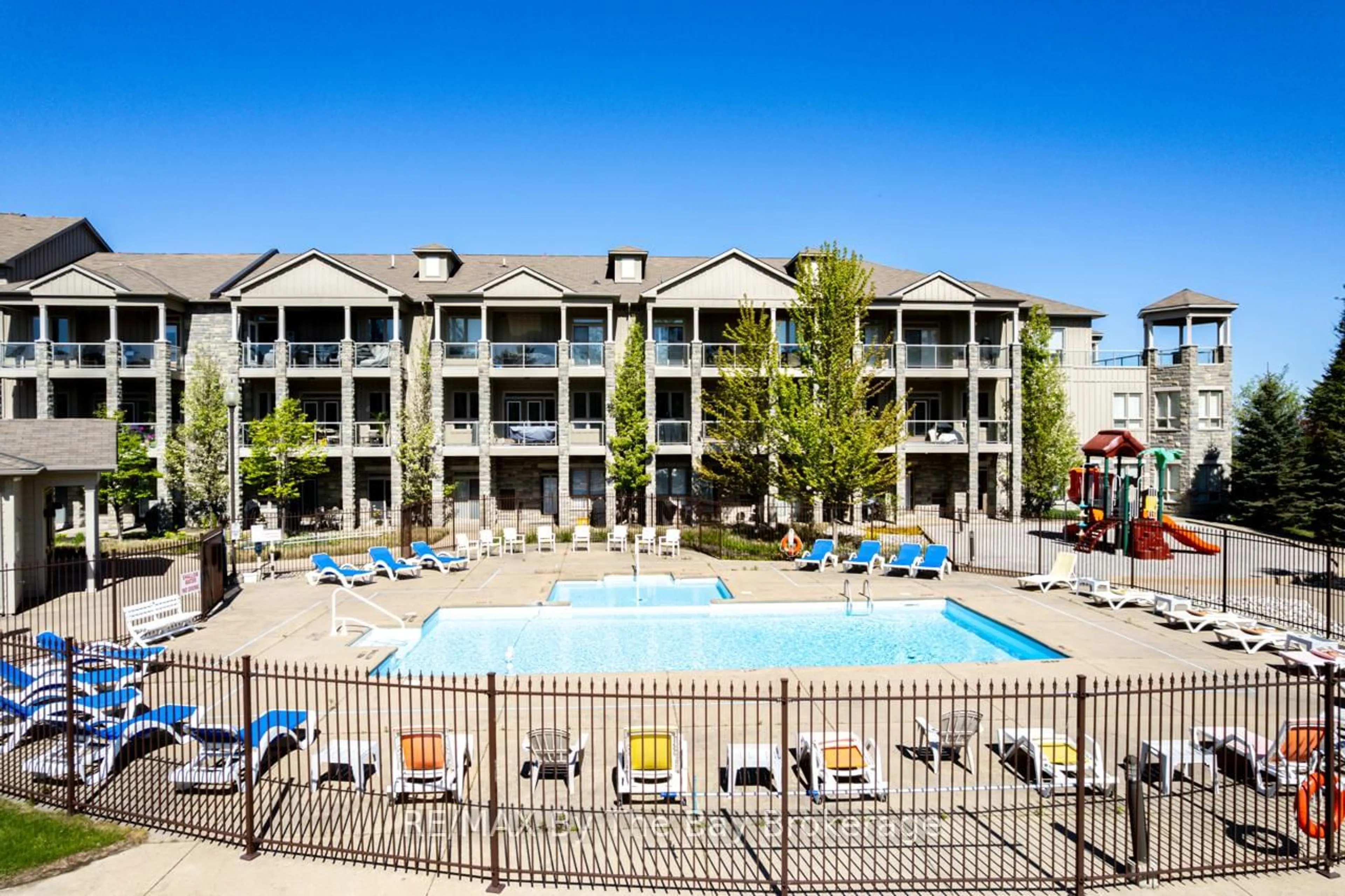 Pool for 764 RIVER Rd #213, Wasaga Beach Ontario L9Z 2M7