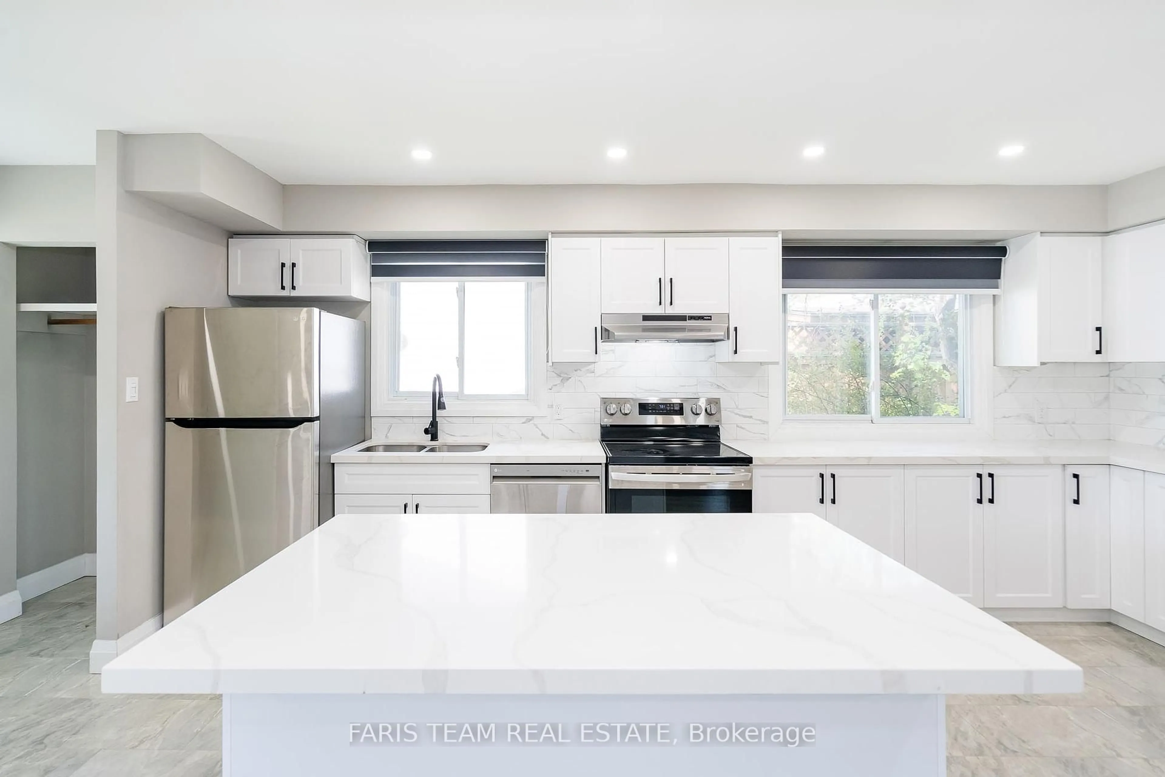 Open concept kitchen, ceramic/tile floor for 78 Gibbard Cres, Collingwood Ontario L9Y 2C2