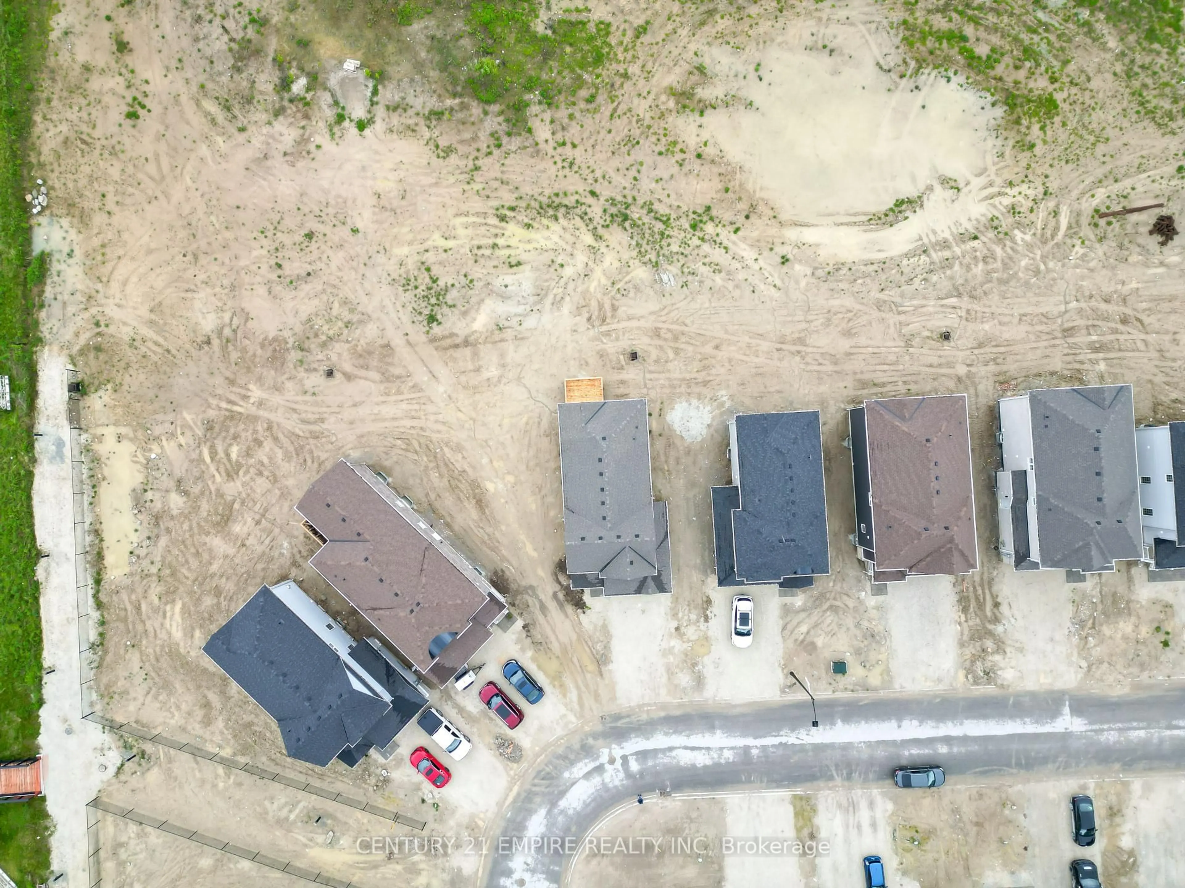 A pic from outside/outdoor area/front of a property/back of a property/a pic from drone, street for 274 Springfield Cres, Clearview Ontario L0M 1S0