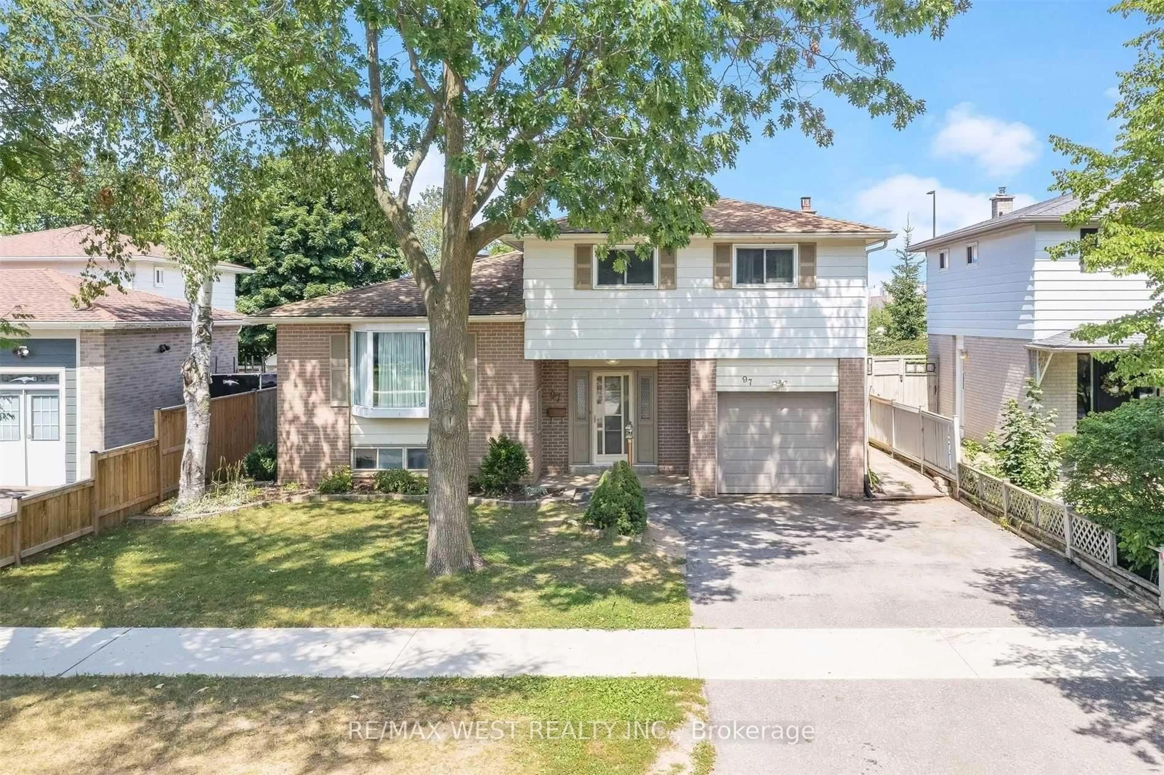 Unknown for 97 College Cres, Barrie Ontario L4M 2W5