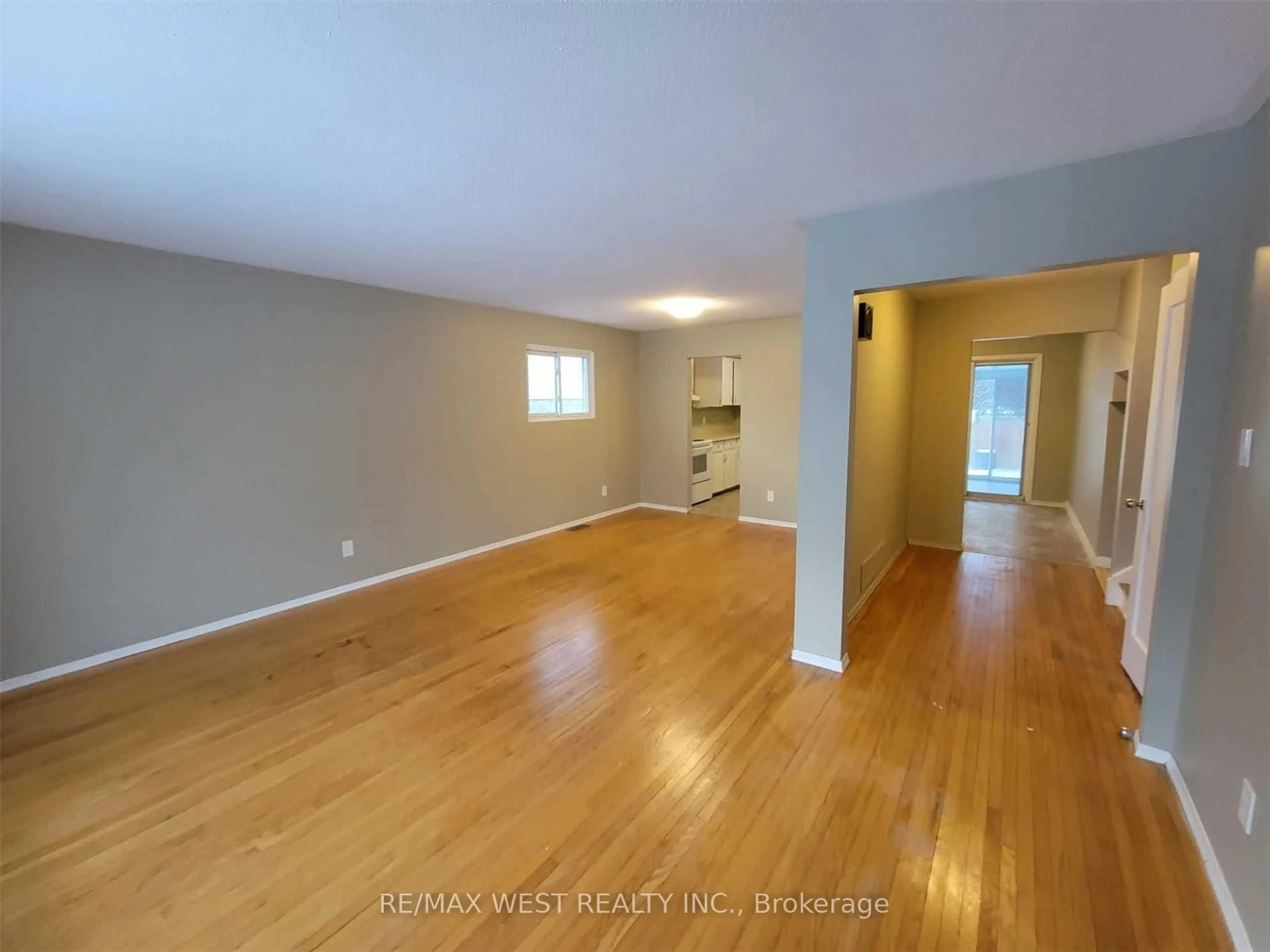 A pic of a room for 97 College Cres, Barrie Ontario L4M 2W5