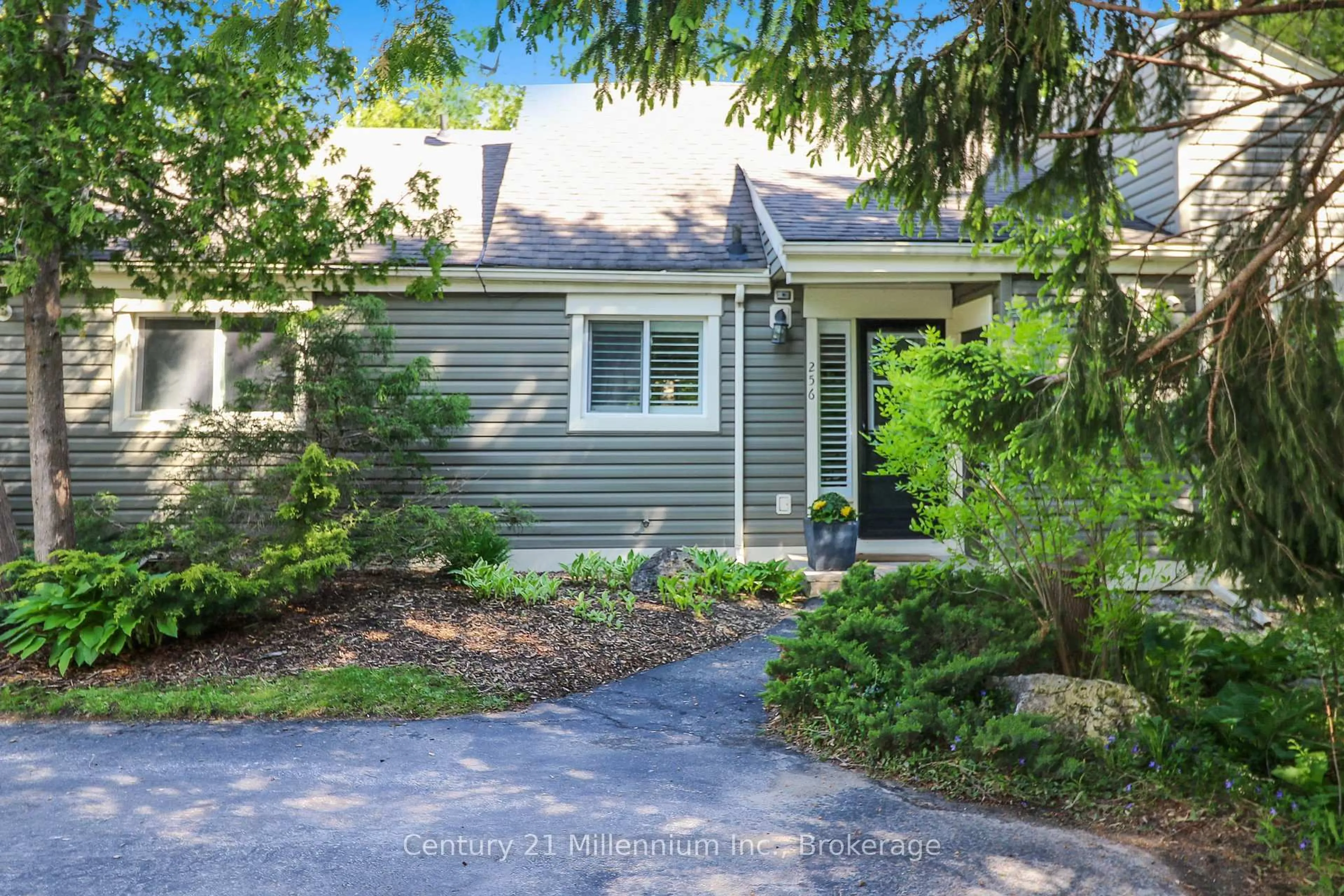 Unknown for 13 Harbour St #256, Collingwood Ontario L9Y 5B4