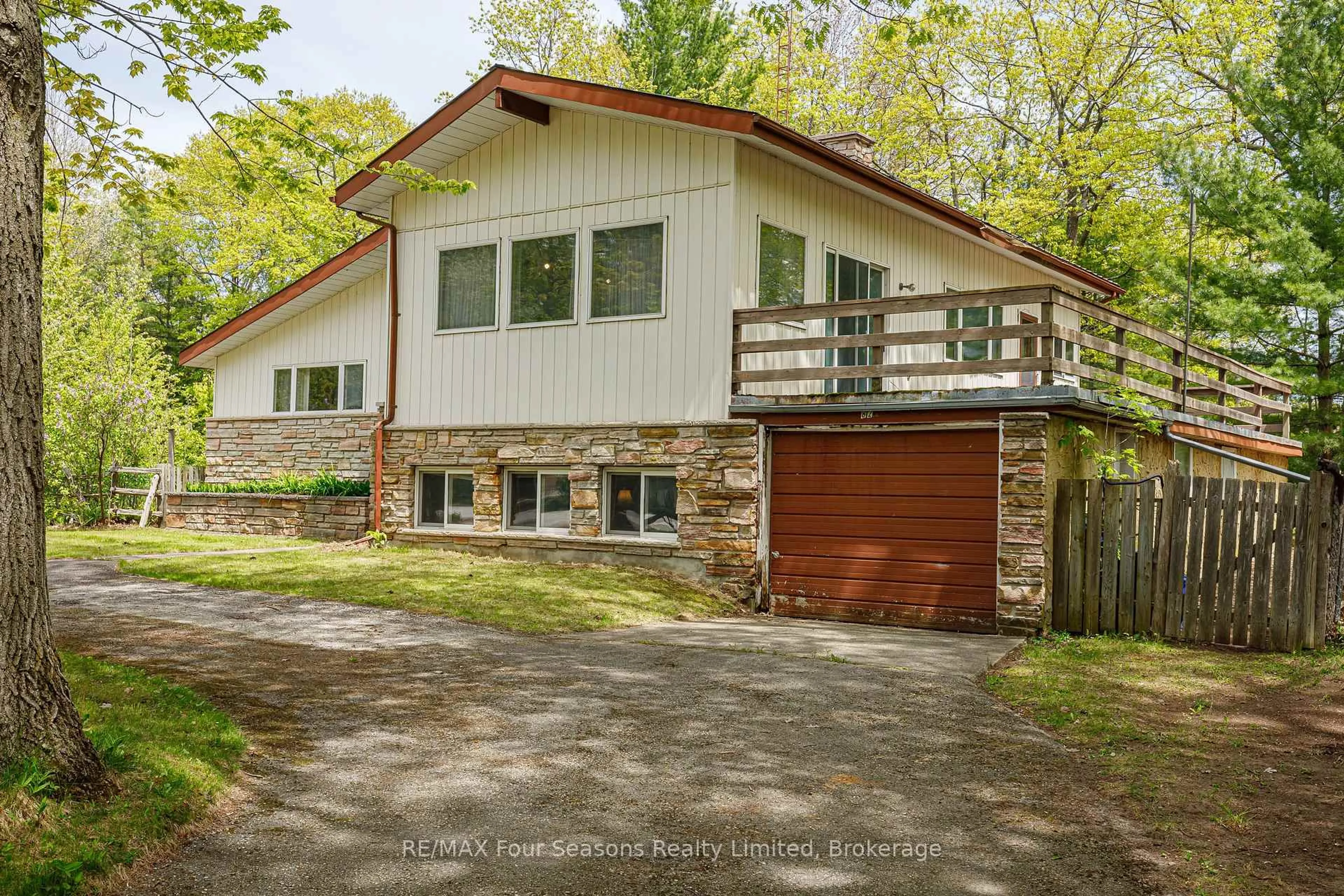 Unknown for 828 Oxbow Park Dr, Wasaga Beach Ontario L9Z 2V1