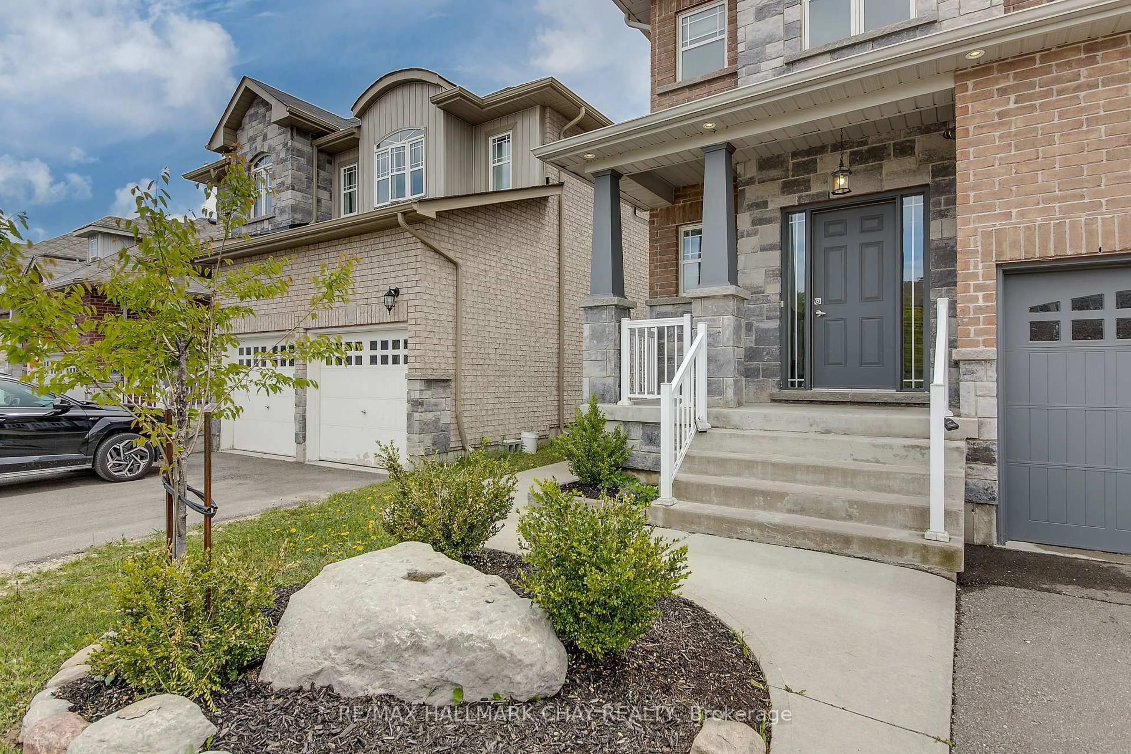 Home with brick exterior material, street for 2987 Stoneridge Blvd, Orillia Ontario L3V 8J5