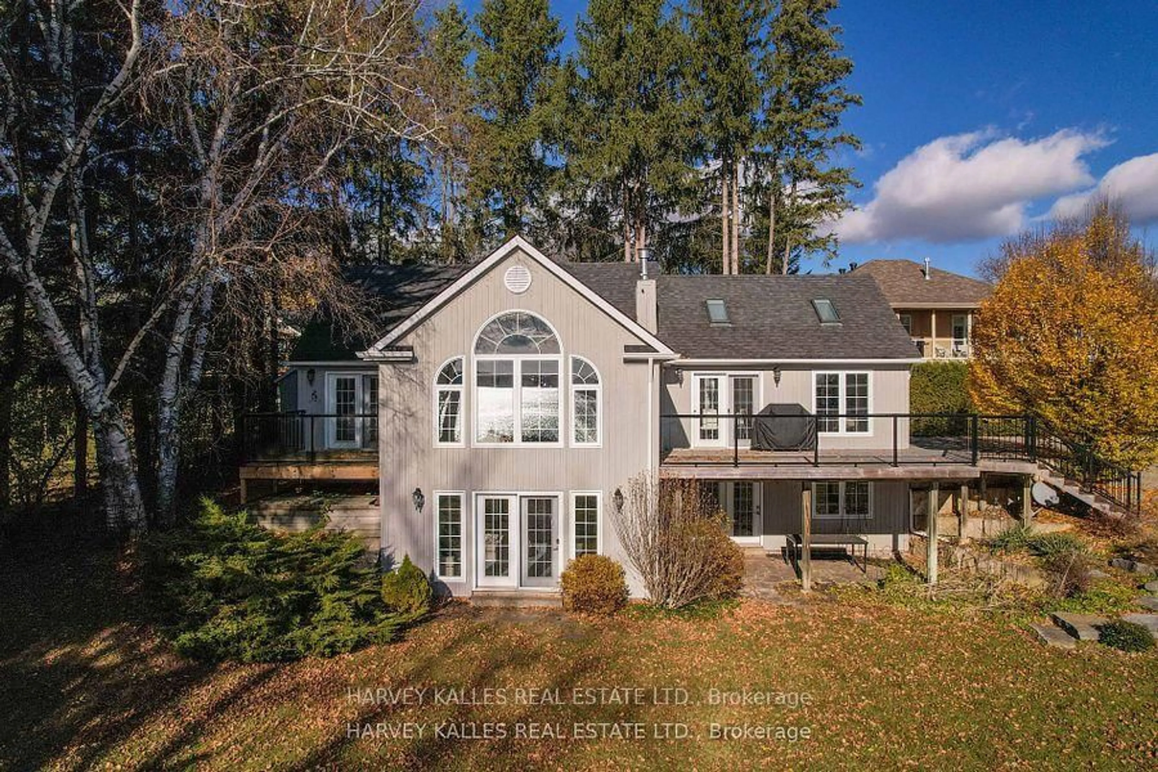 A pic from outside/outdoor area/front of a property/back of a property/a pic from drone, water/lake/river/ocean view for 10 Puget St, Barrie Ontario L4M 4N1