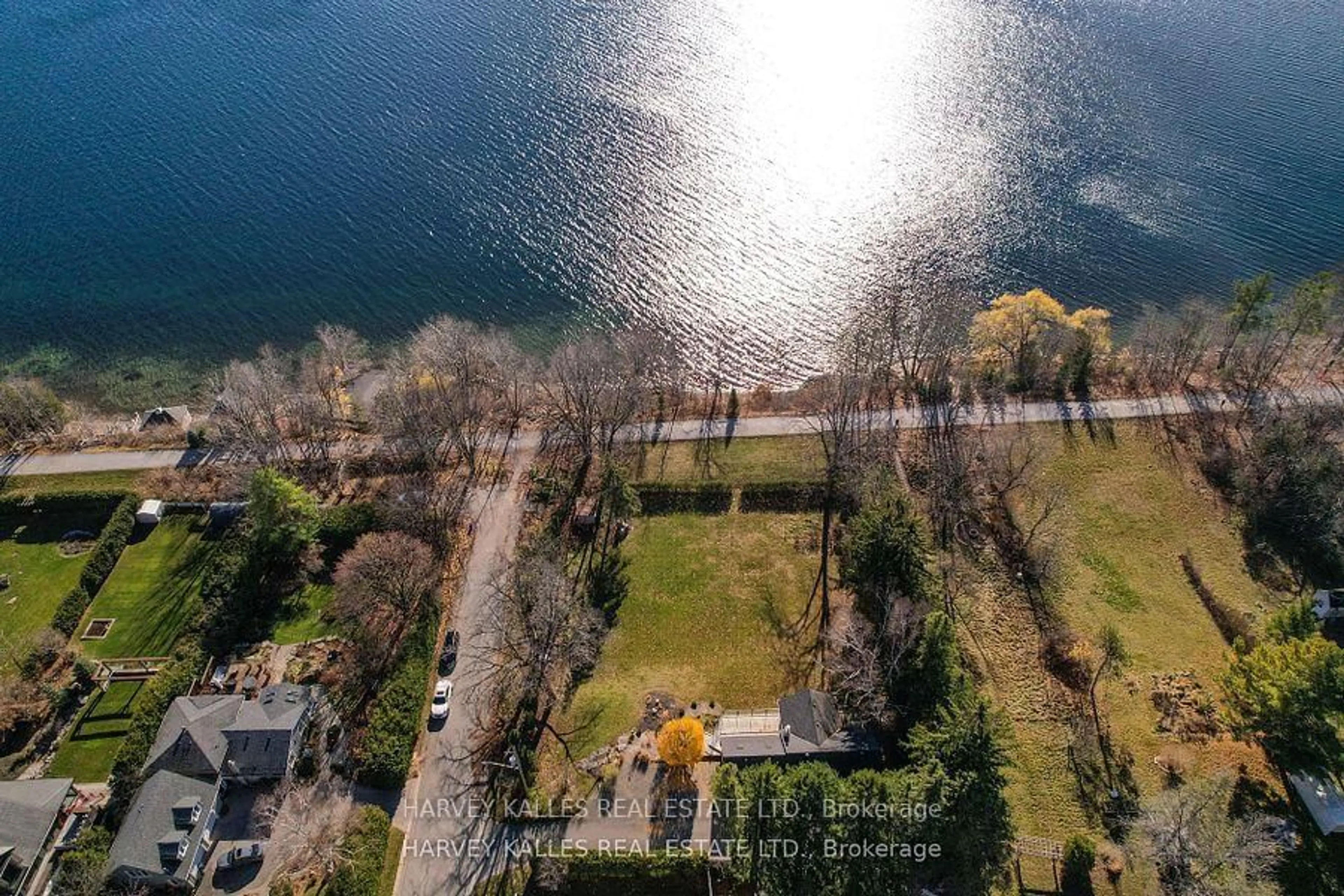 A pic from outside/outdoor area/front of a property/back of a property/a pic from drone, water/lake/river/ocean view for 10 Puget St, Barrie Ontario L4M 4N1