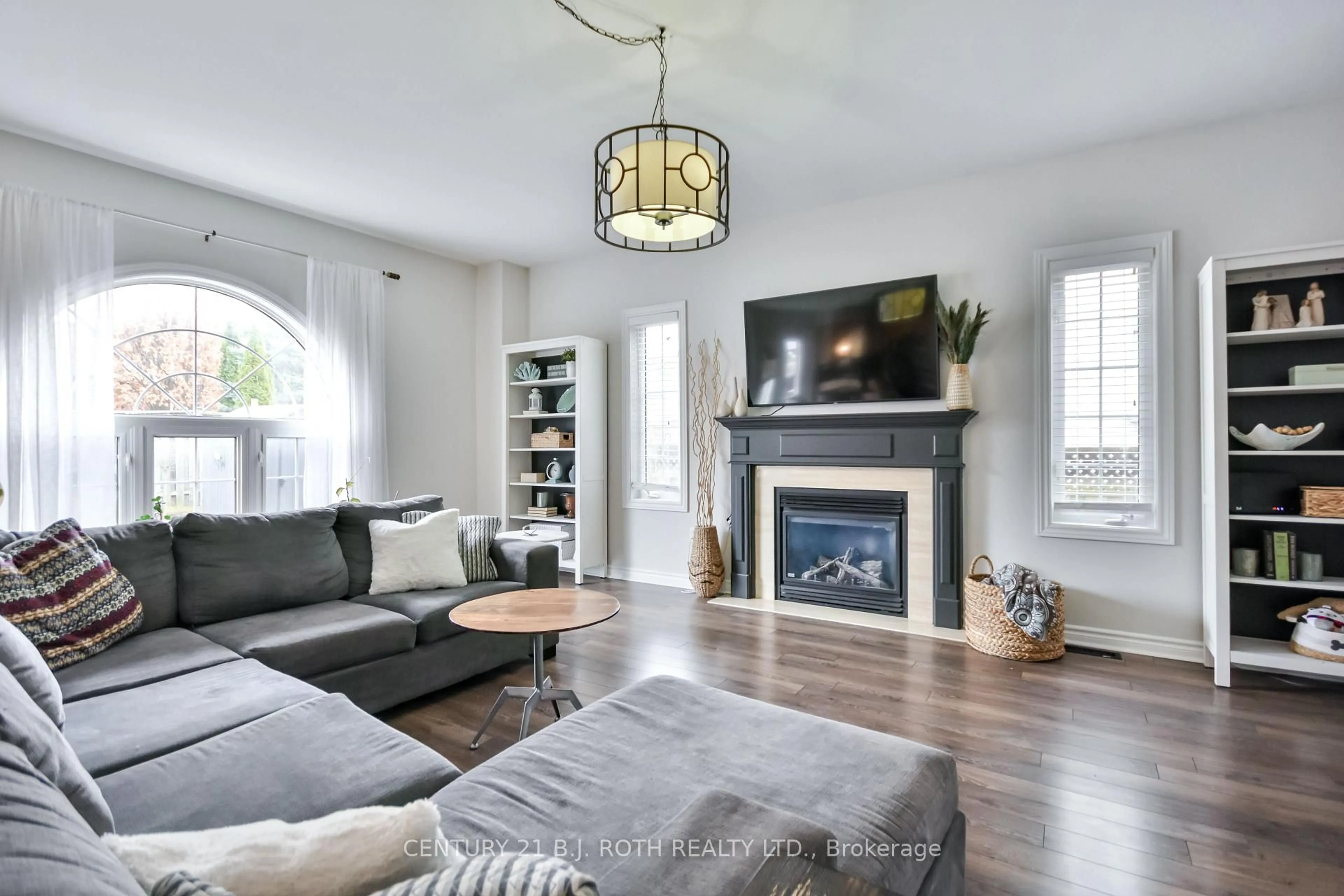 Living room with furniture, unknown for 60 Carley Cres, Barrie Ontario L4N 0M8
