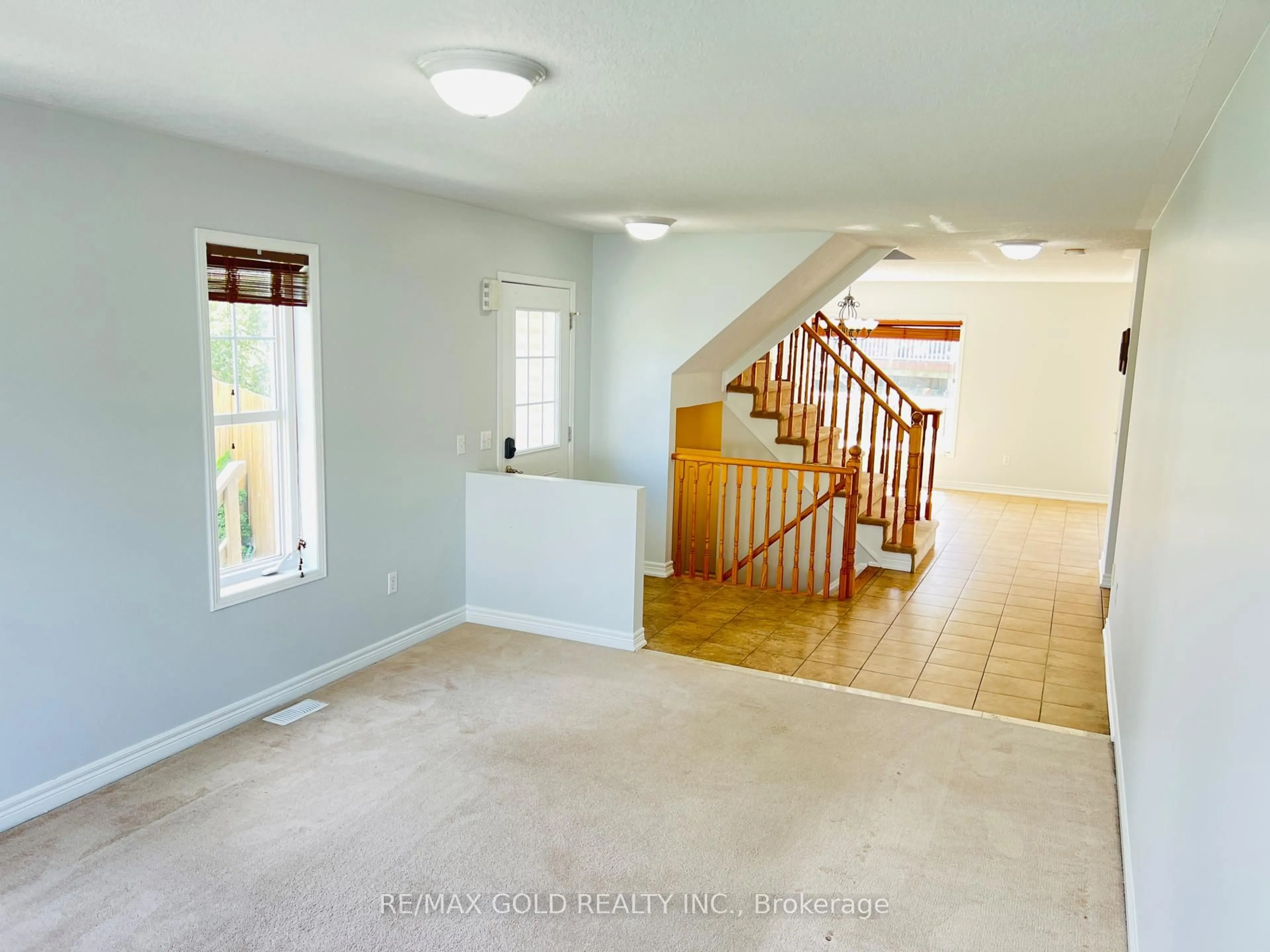 Indoor entryway for 800 West Ridge Blvd #43, Orillia Ontario L3V 0A1