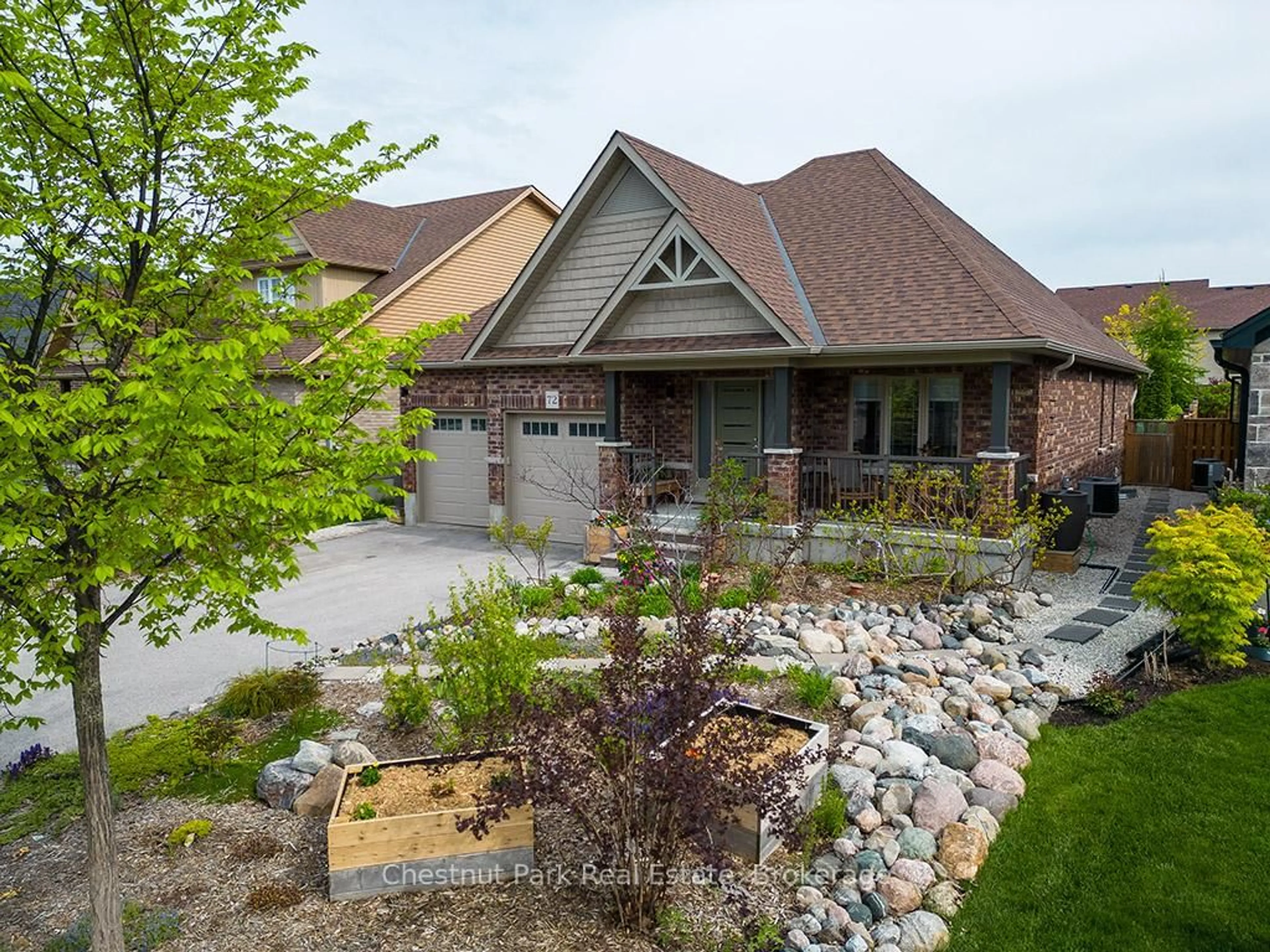 Home with brick exterior material, street for 72 Hughes St, Collingwood Ontario L9Y 0W7