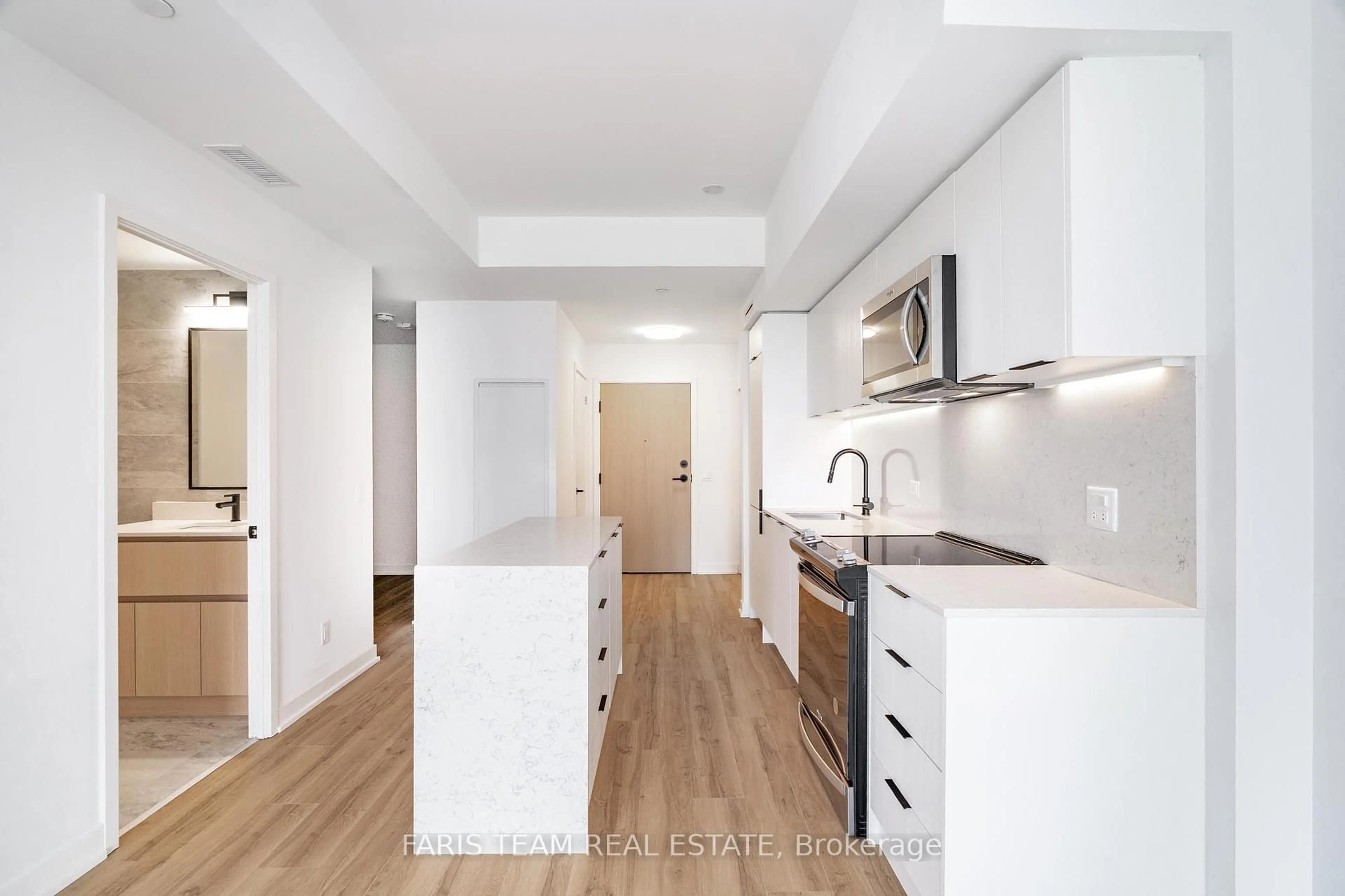Standard kitchen, unknown for 31 Huron St #209, Collingwood Ontario L9Y 1C3