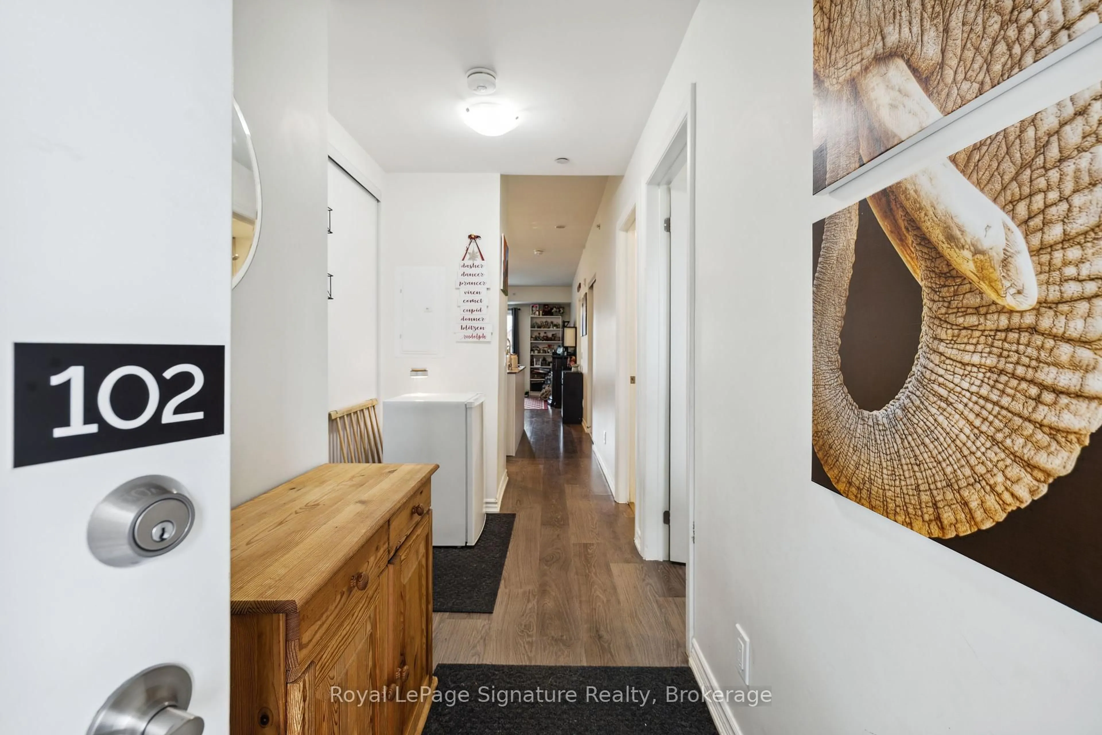Indoor entryway for 17 Spooner Cres #102, Collingwood Ontario L9Y 1T3