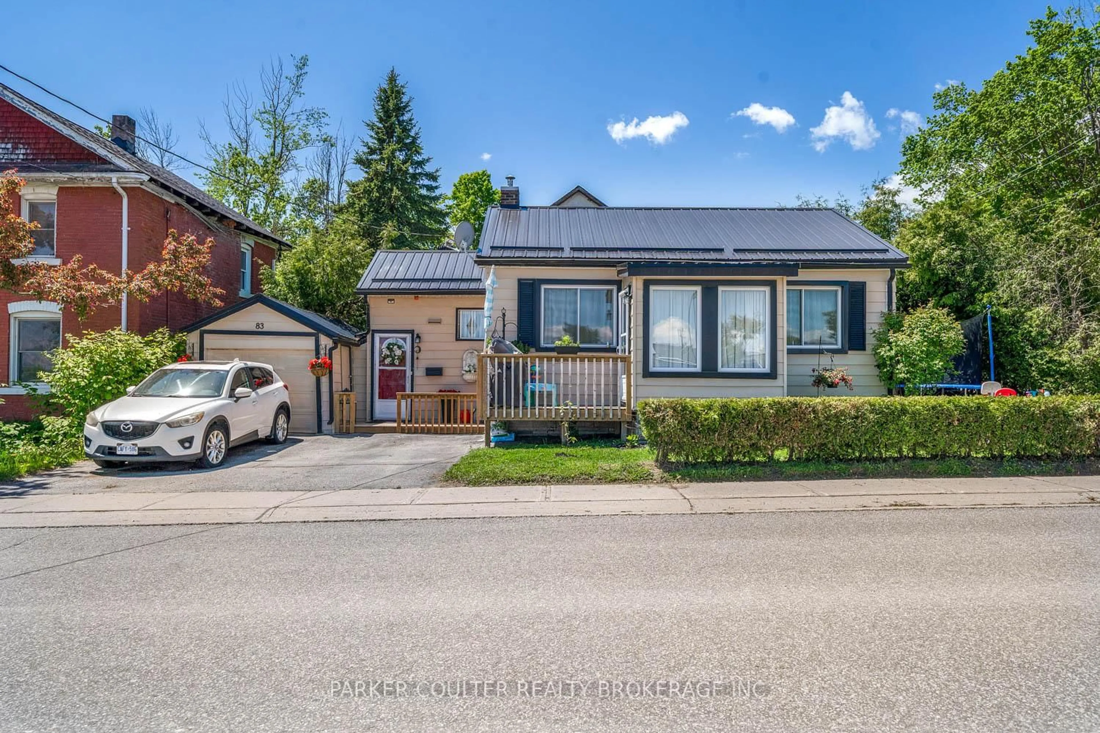 A pic from outside/outdoor area/front of a property/back of a property/a pic from drone, street for 83 Andrew St, Orillia Ontario L3V 5J3