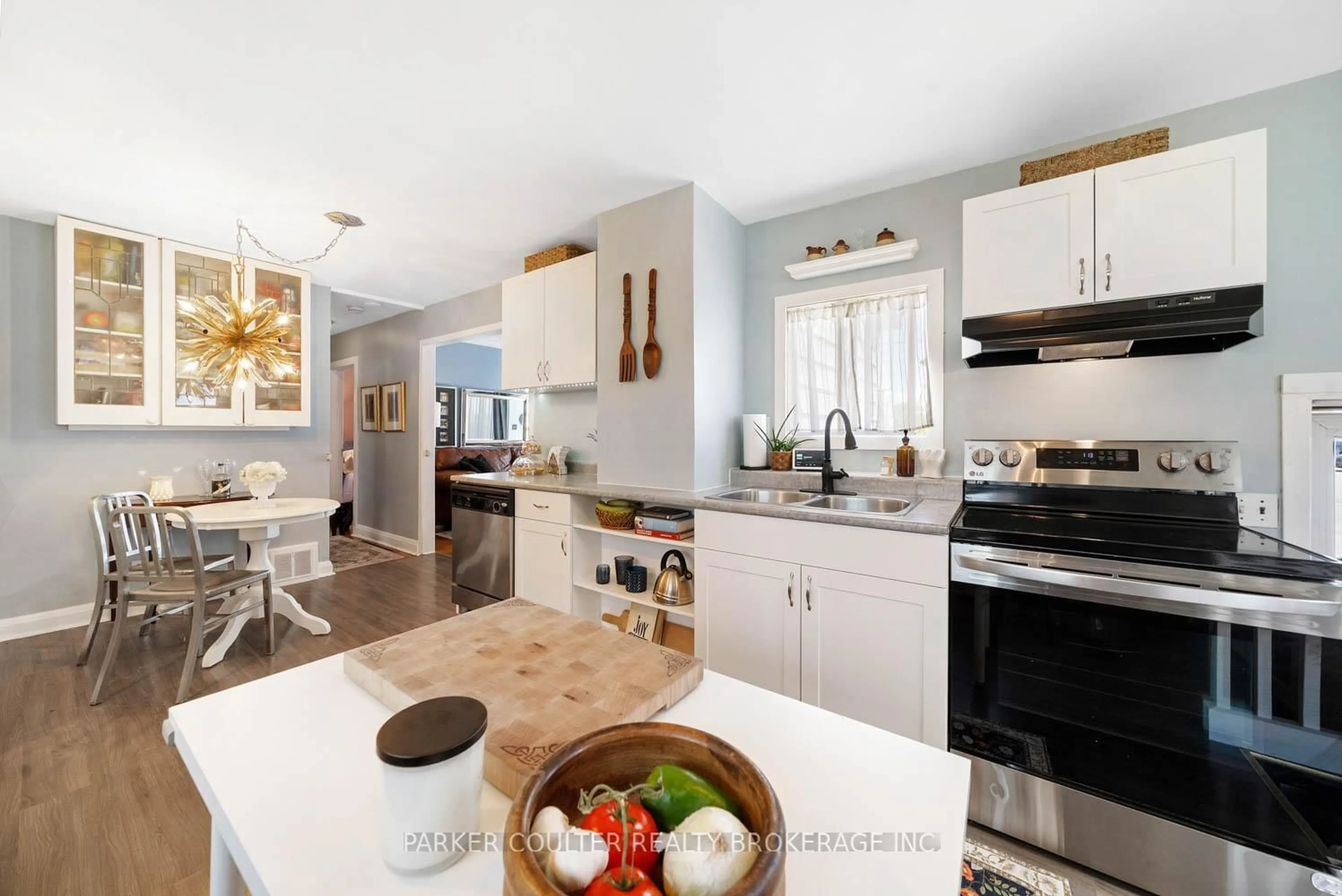 Open concept kitchen, ceramic/tile floor for 83 Andrew St, Orillia Ontario L3V 5J3