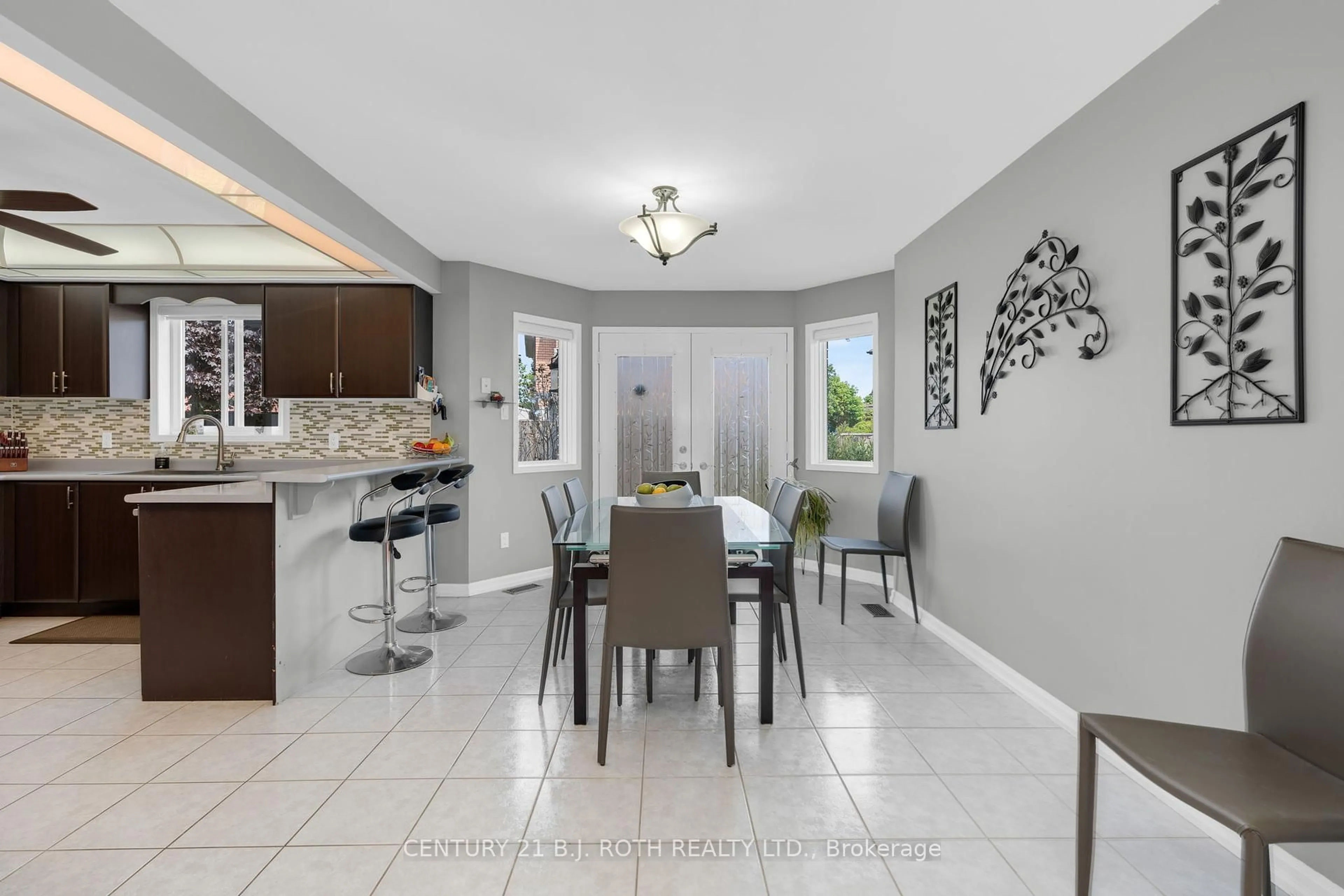 Unknown for 36 Benson Dr, Barrie Ontario L4N 7Y1