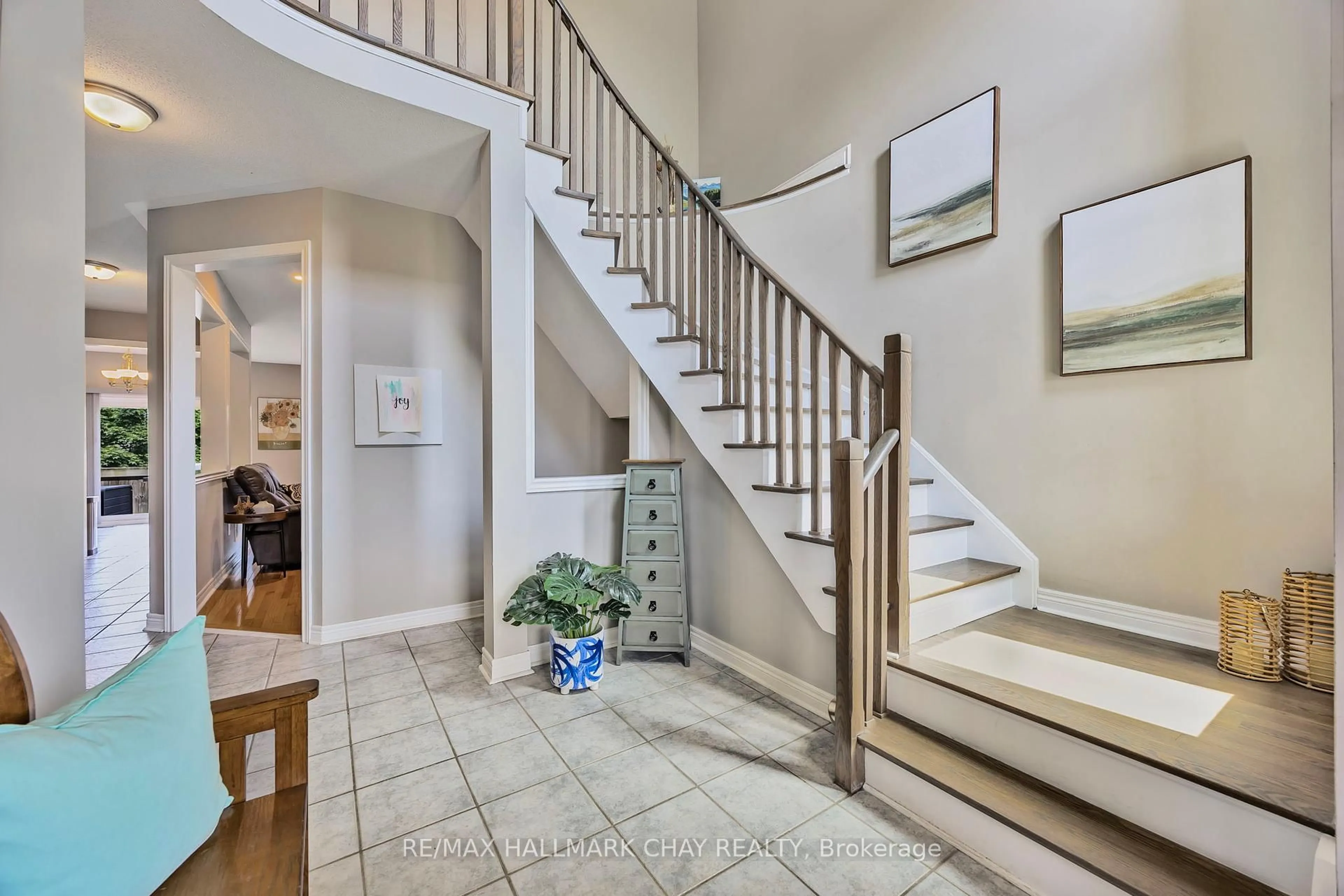 Unknown for 12 Prince Of Wales Dr, Barrie Ontario L4N 0T5