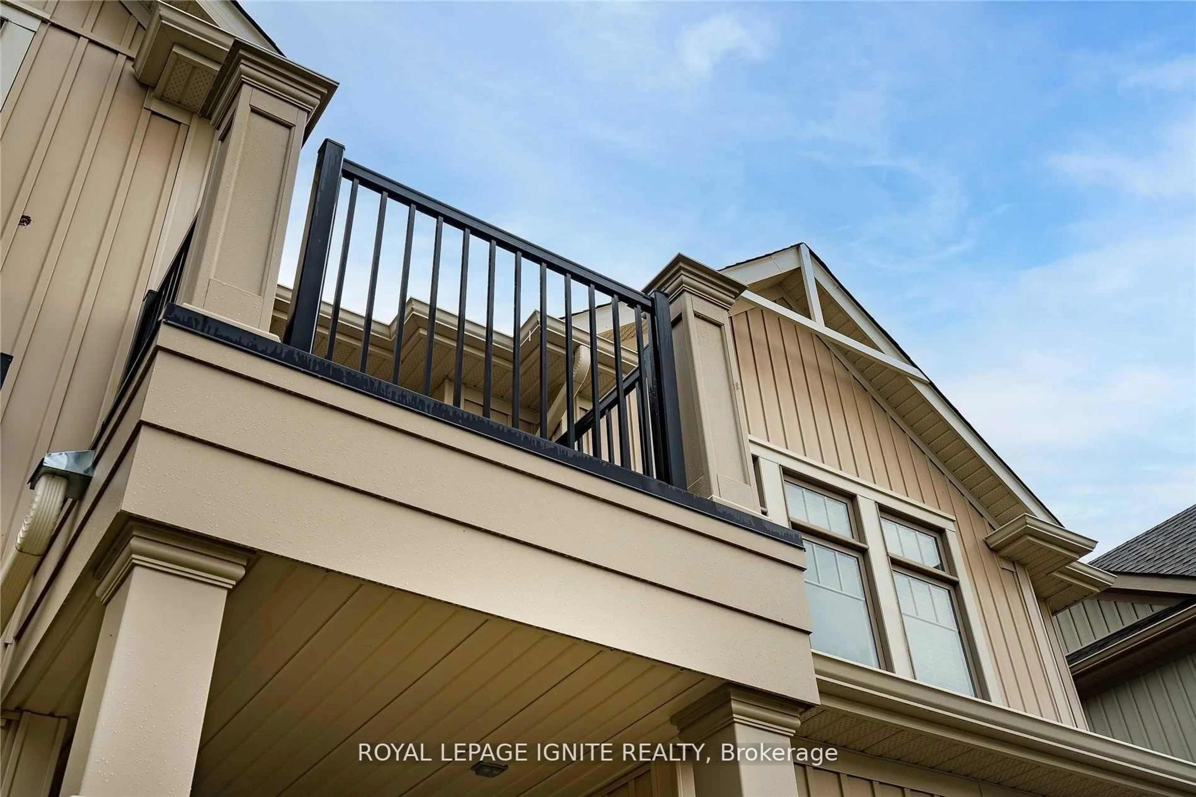 Home with vinyl exterior material, unknown for 56 Kirby Ave, Collingwood Ontario L9Y 3Y8
