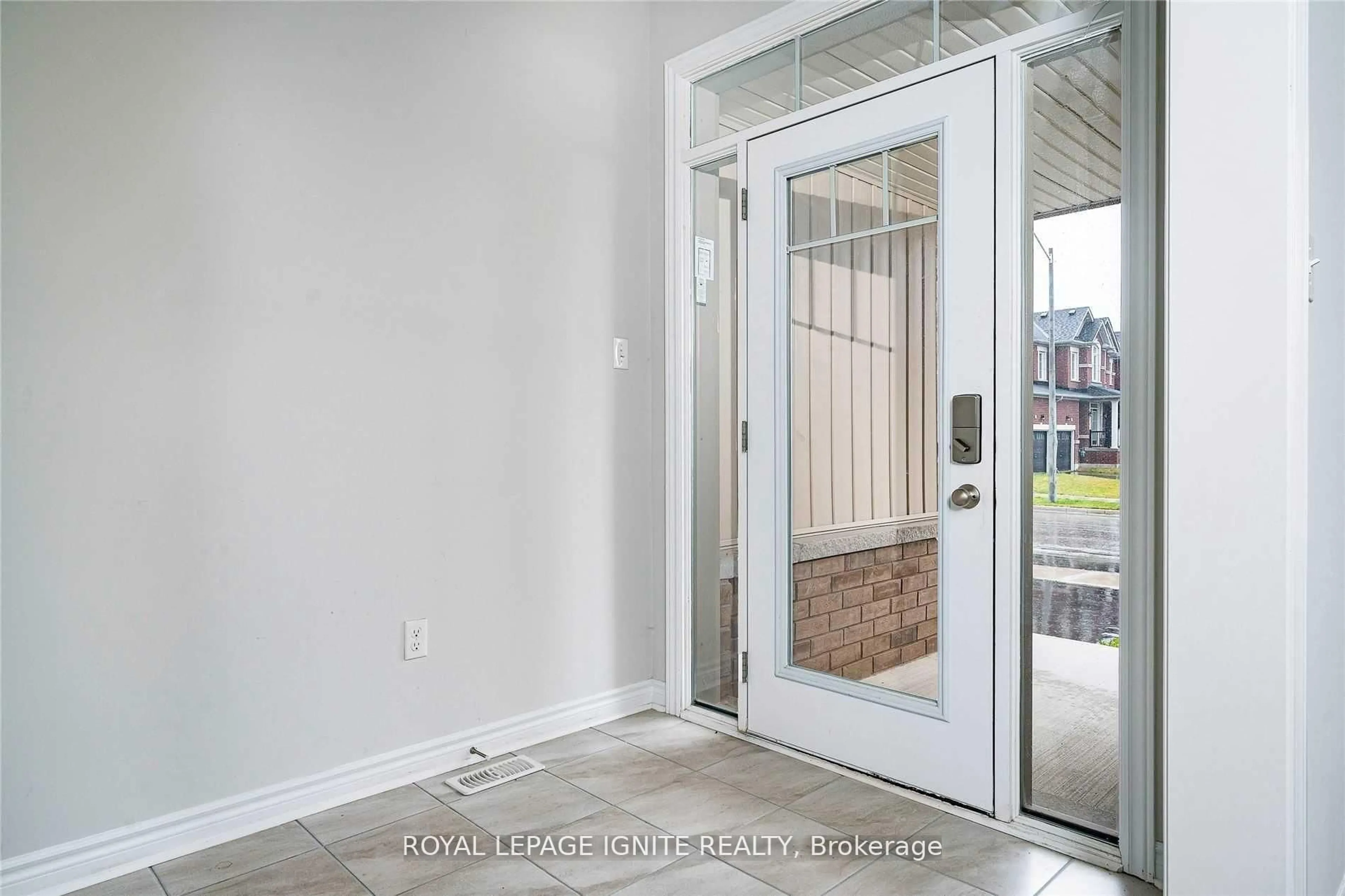 Indoor entryway for 56 Kirby Ave, Collingwood Ontario L9Y 3Y8
